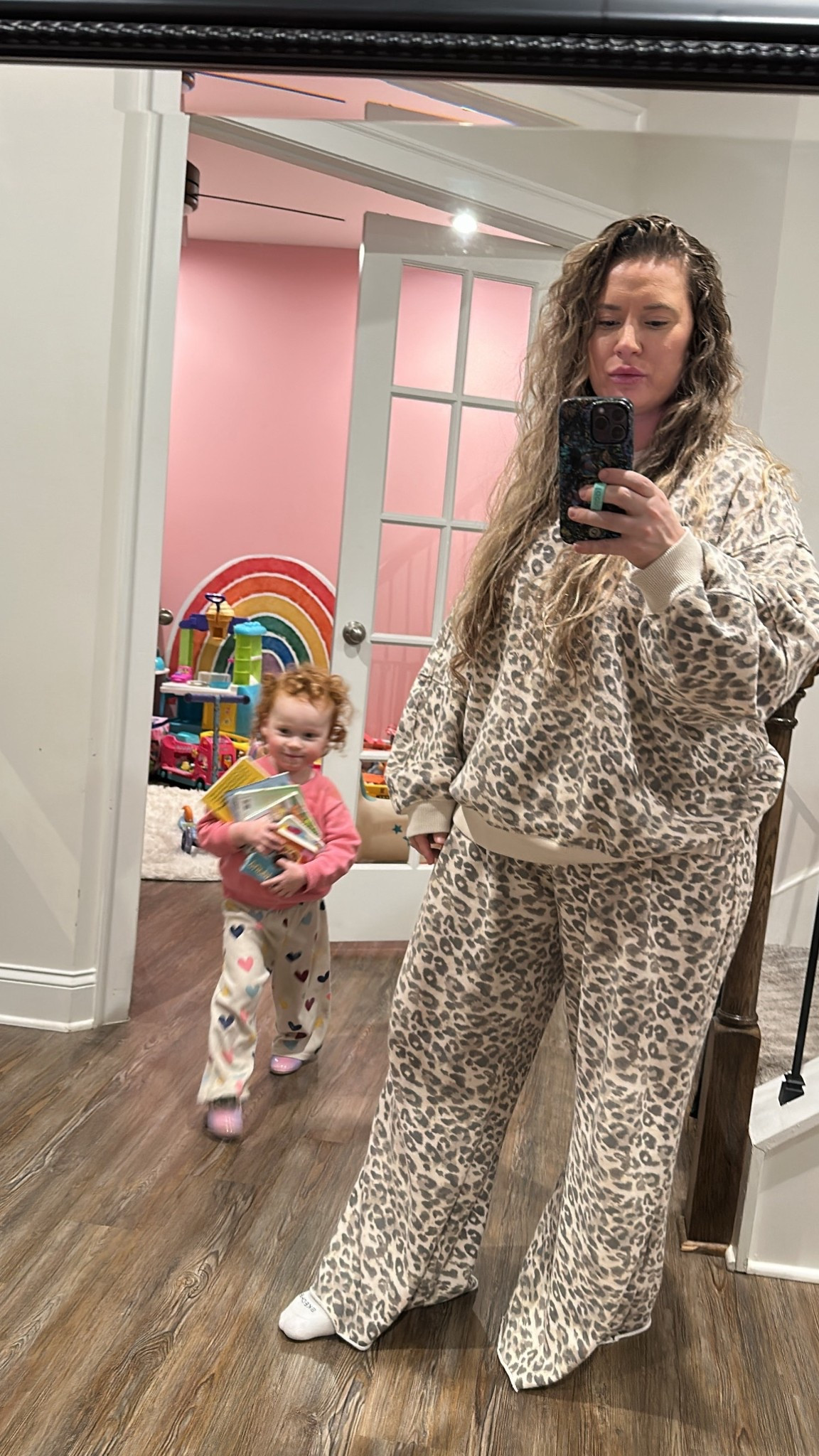 comfy clothes & plenty of books🥰💕📚🪱



#LTKmomlife #LTKdayinmylife #LTKSaleAlert