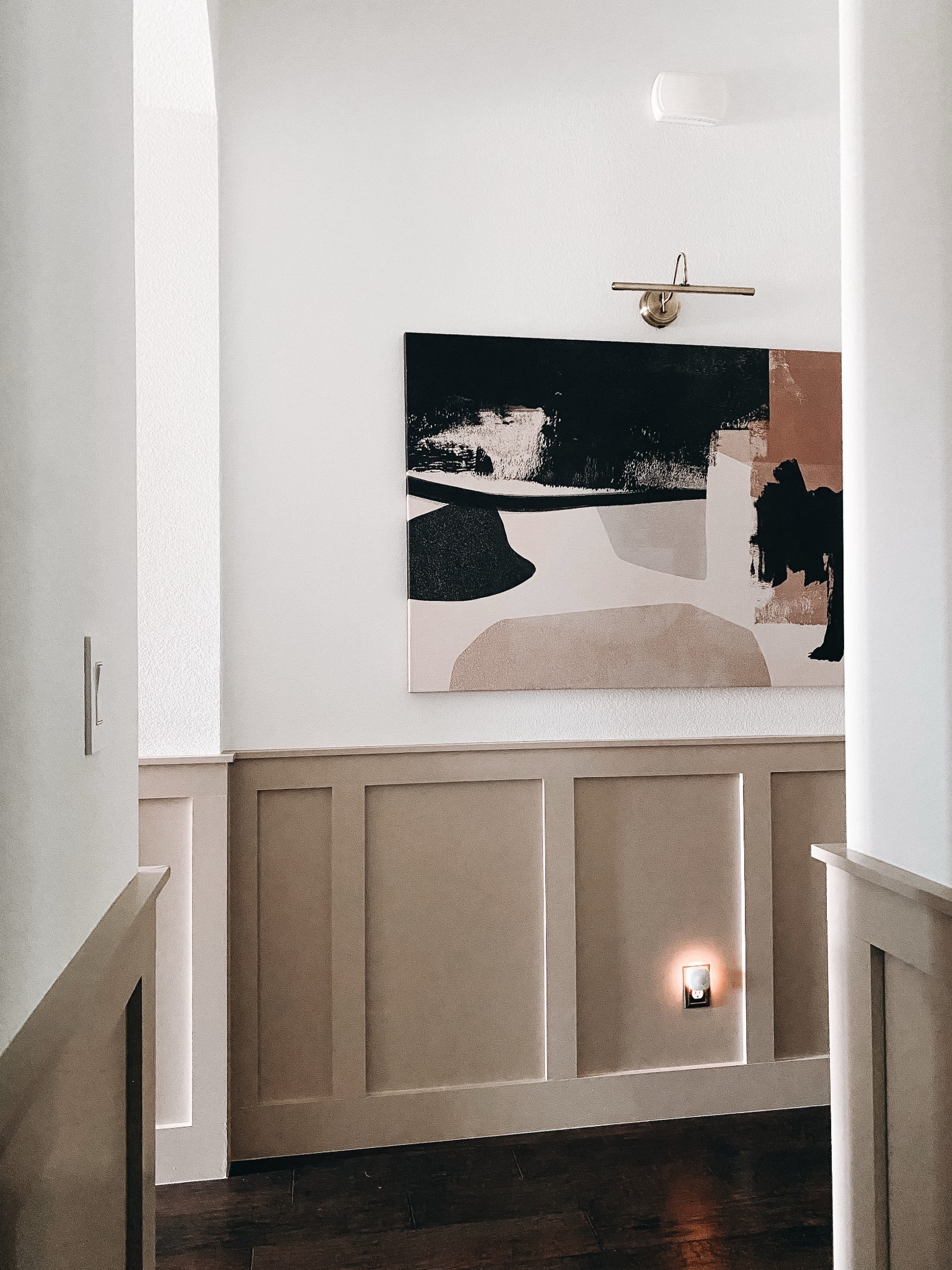 Hallway moment 

#LTKHome