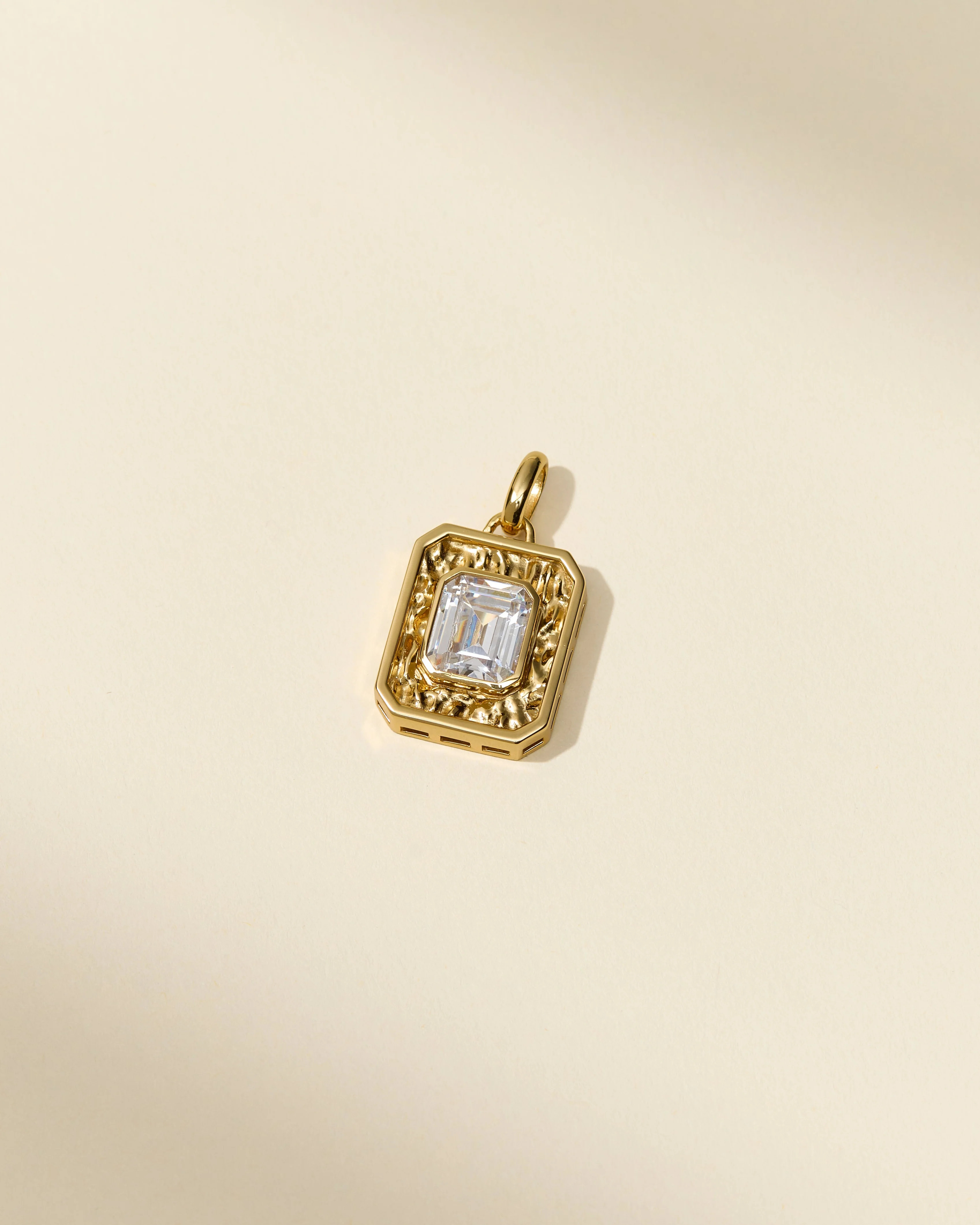 Gold Essential Pendant | claspe
