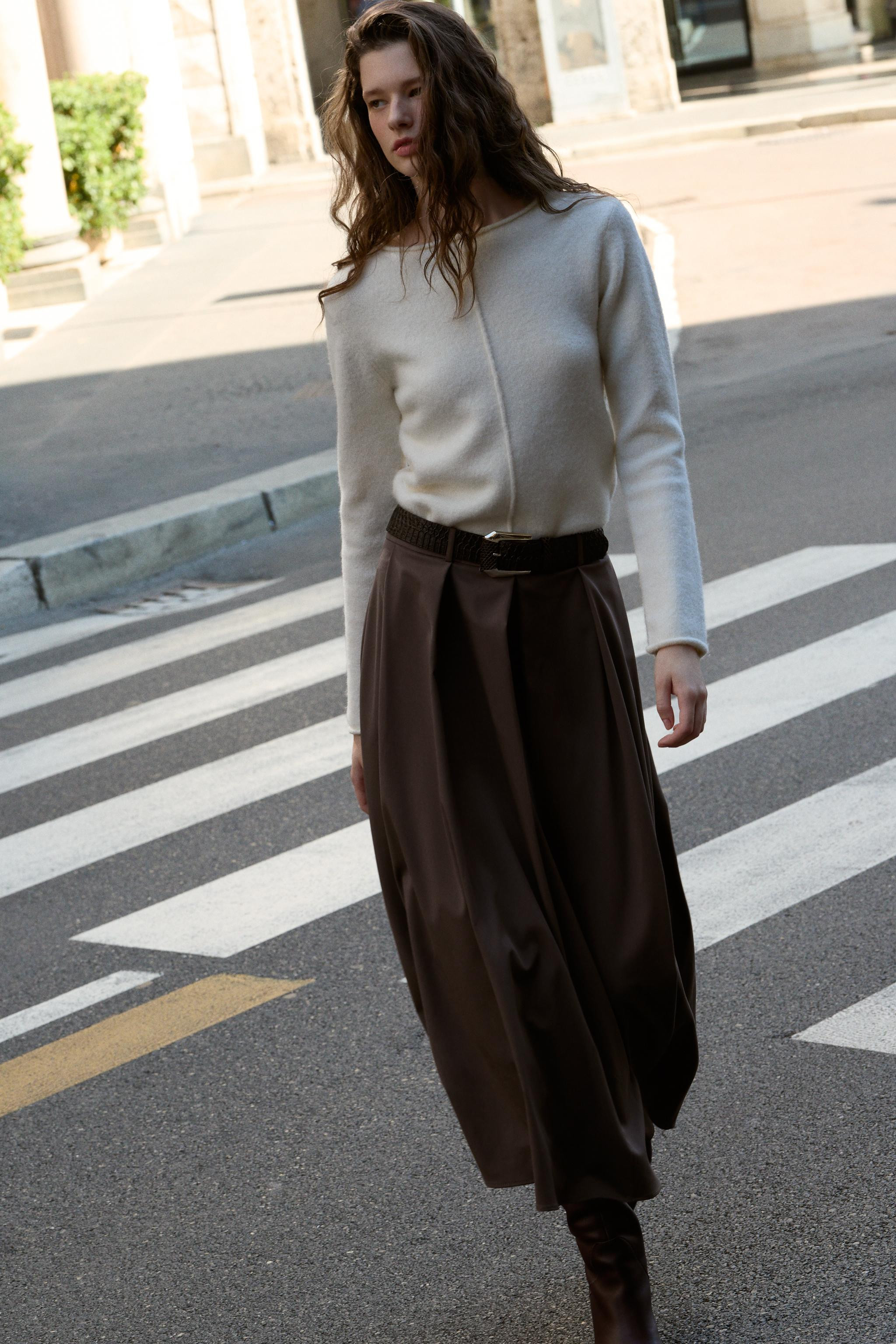 SOFT KNIT SWEATER WITH SEAM DETAIL | Zara US