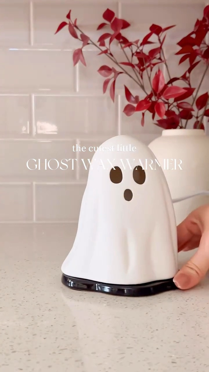 Comment GHOST for link 👻 This cutie wax warmer is finally back in stock!