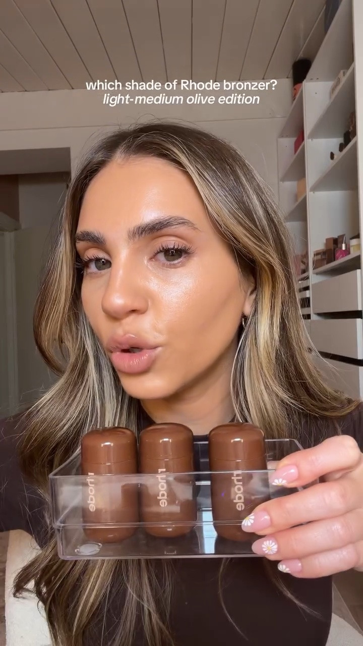 swatching 3 light medium shades of the @rhode pocket bronzers, which ones your fave? Vote ⬇️ #pocketbronze #rhode #newmakeuplaunch #makeupswatches #creambronzer