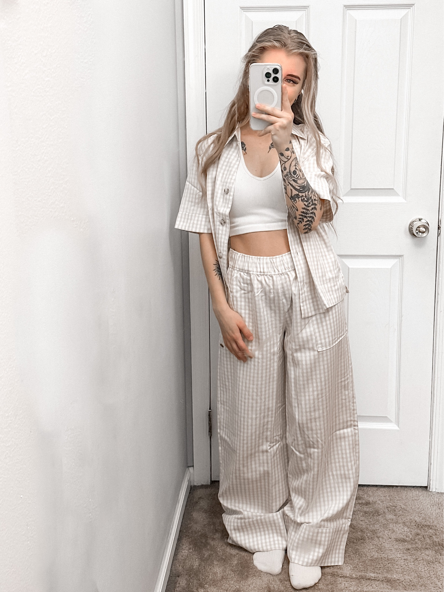 coastal vibes 🌊 
wearing size XS in top and bottoms; love the oversized look but the waist is really loose so I would size down! 
(4’10” and 105lbs) 
✨ use code OXZONNA40 for 40% off Cozy Earth 

#LTKSeasonal #LTKsalealert #LTKtravel