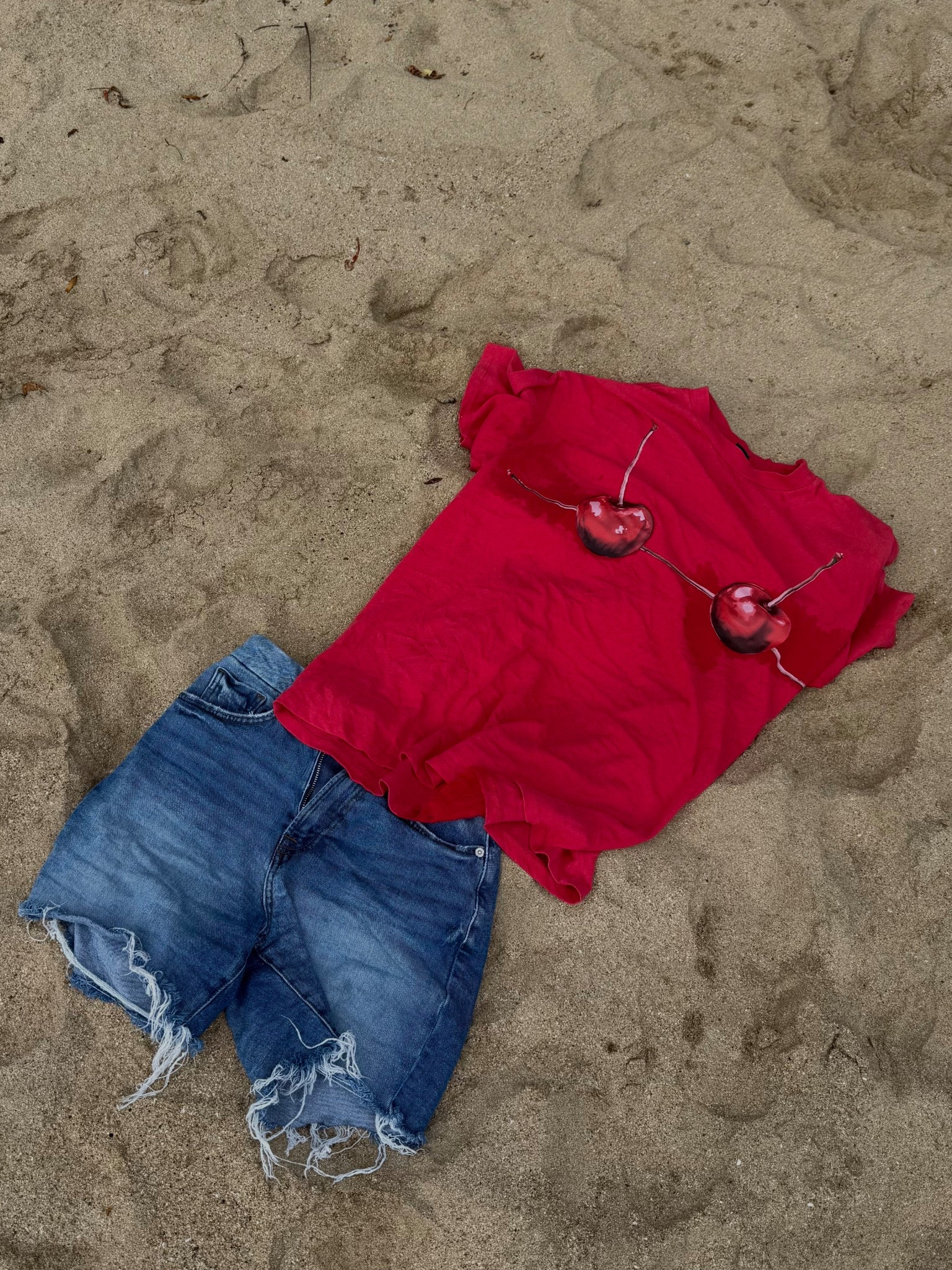 simple beach outfit 🍒🌊👙

#LTKStyleTip #LTKSwim #LTKTravel