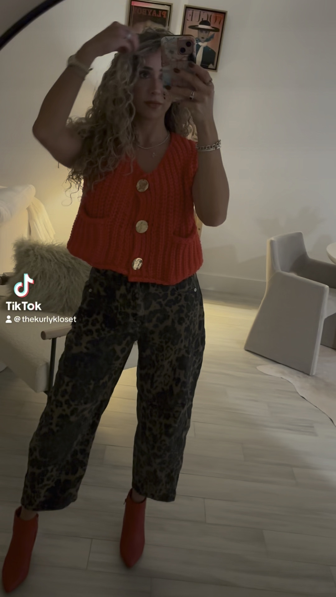 Wearing a small top and size 6 jeans 

#LTKStyleTip #LTKHalloween #LTKFindsUnder50