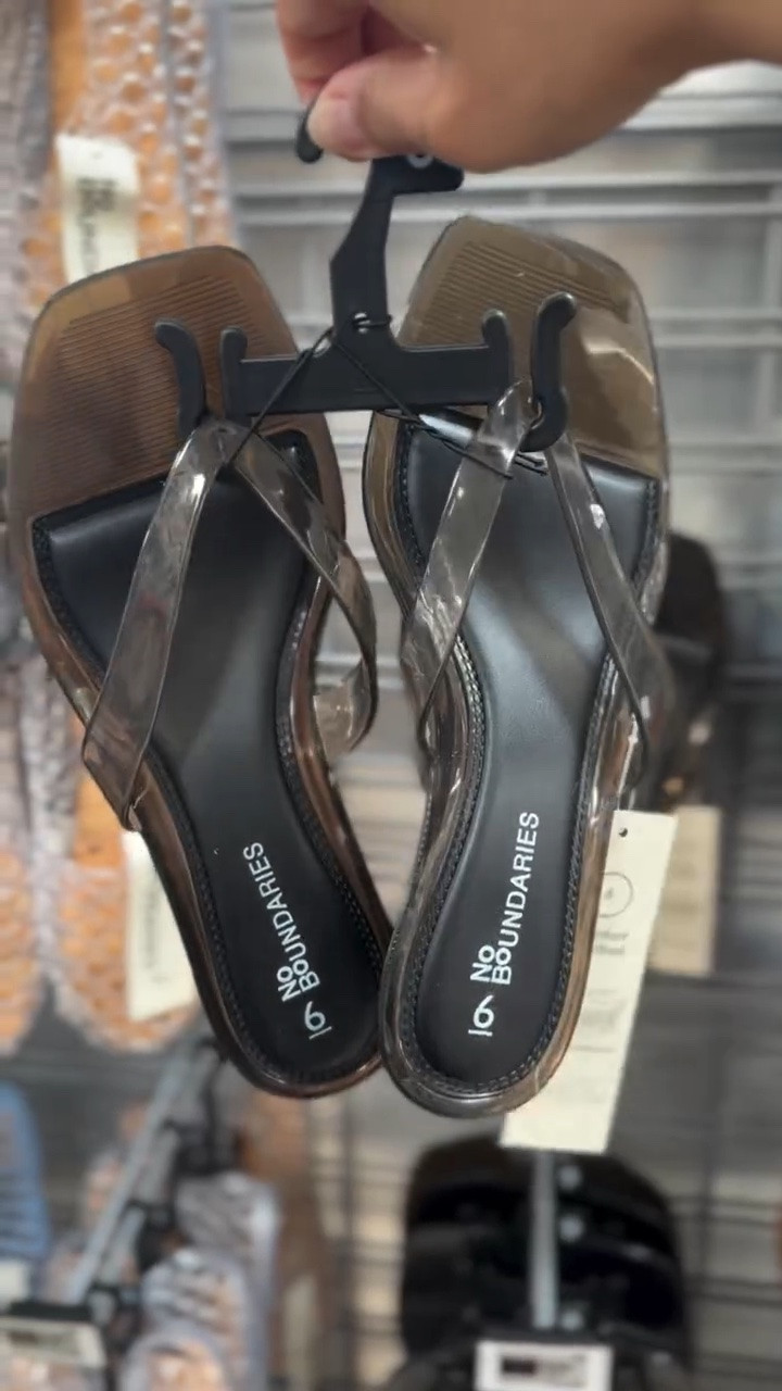 Who else is obsessed with the Jelly Sandals?!🤌 @walmartstyle 

#walmart #walmartpartner #walmartfashion #jellysandals #shoes

#LTKootd #LTKSeasonal #LTKSaleAlert