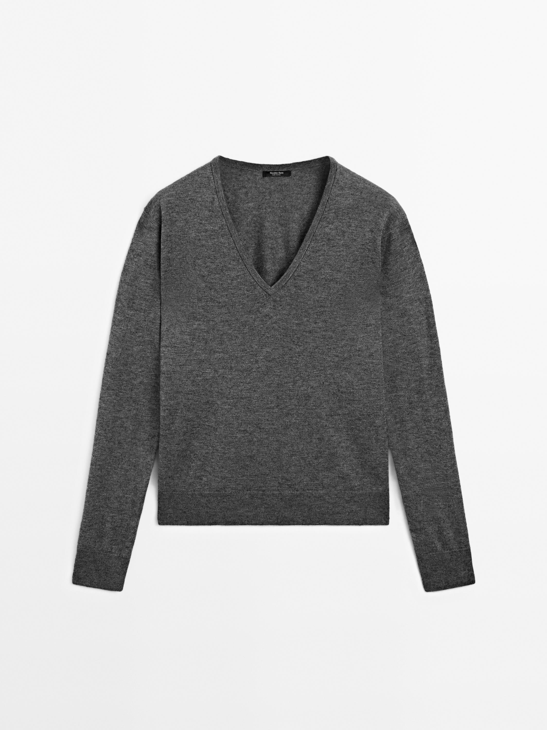 Wool blend V-neck knit sweater | Massimo Dutti UK