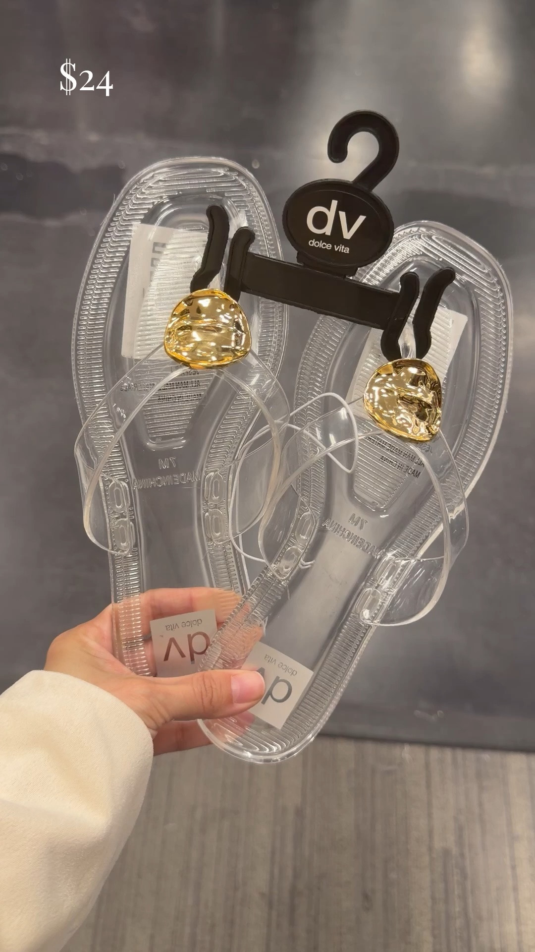 Cute jelly
Sandals $24!

#LTKootd #LTKPetite #LTKSeasonal