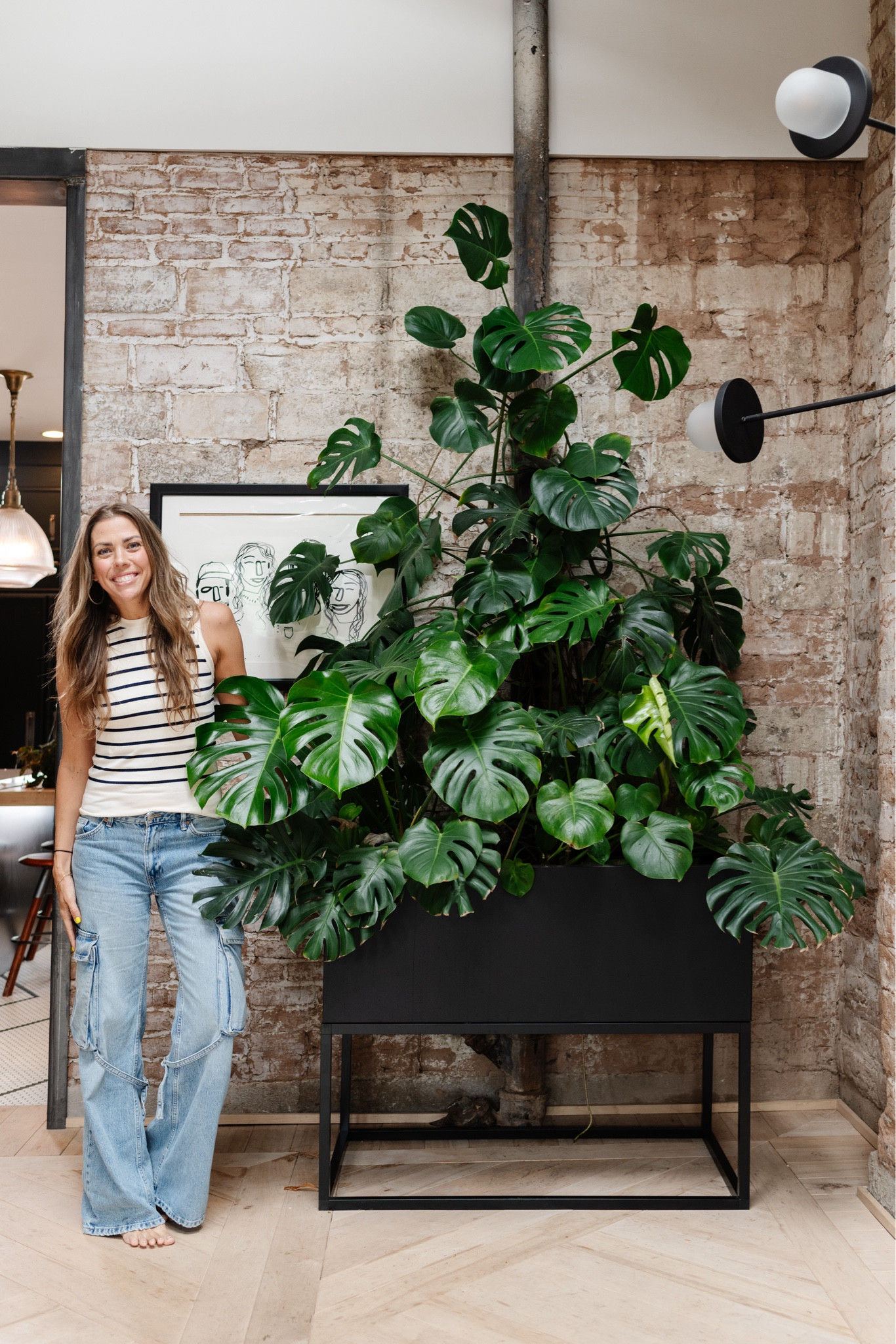 My Monstera steals the show in this sleek raised planter. Mine is no longer sold, but I’ve linked some look alikes!

Raised planter, rubbed striped tank top, cargo jeans

#LTKhome #LTKstyletip #LTKsalealert