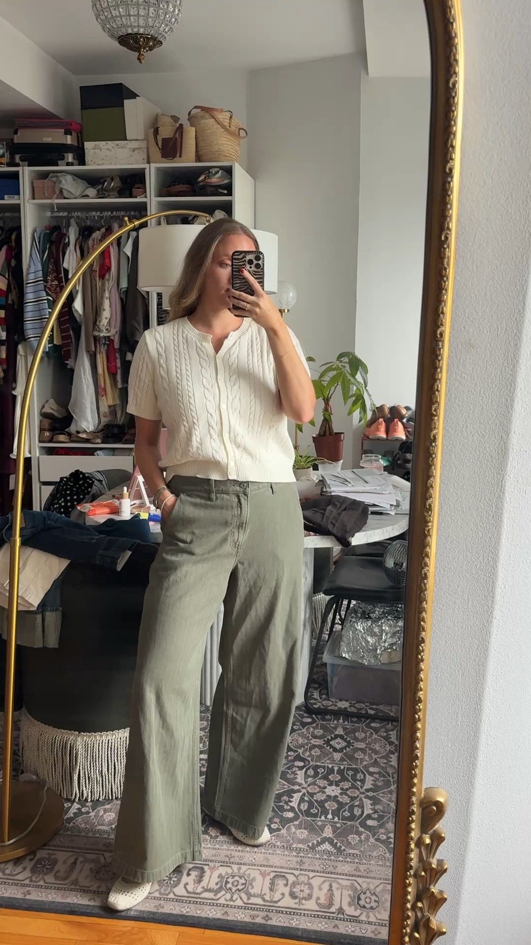 I have such a hard time finding wide leg jeans that actually end up wide leg on my midsize frame (thick thighs hello!). These fit perfectly and give that baggy/relaxed barrel fit. Obsessed! I got in other washes too

#LTKootd #LTKMidsize #LTKTall
