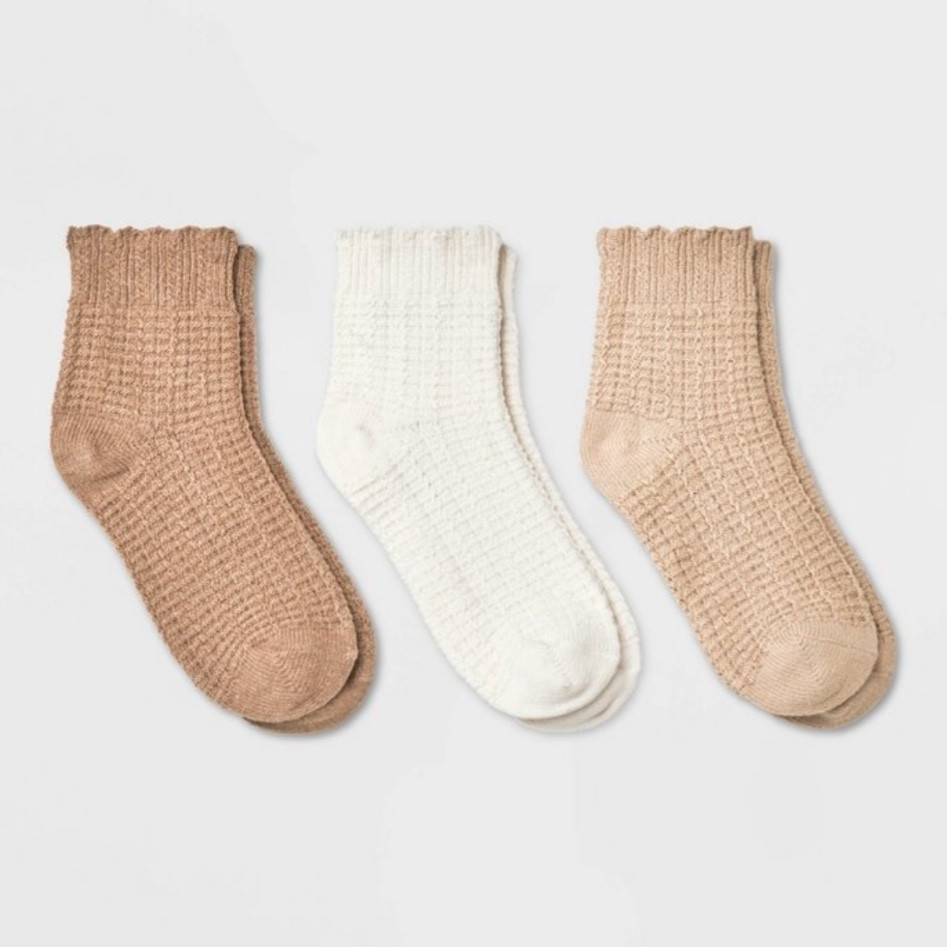 Scallop Edge Ankle Socks