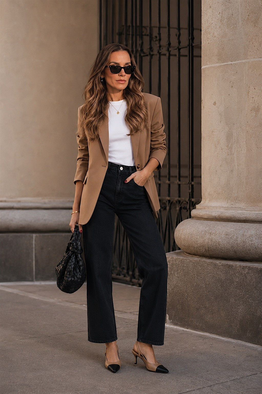This outfit looks expensive without trying too hard 🤍Classic blazer + dark denim + slingbacks = the formula that never fails.
These are the pieces you’ll keep reaching for on repeat.

elevated casual outfits / chic blazer outfit ideas / dark denim outfit ideas / classy everyday outfits / timeless fashion pieces / french inspired style / effortless chic outfits / business casual outfit ideas / women over 40 fashion / polished casual style / quiet luxury outfit ideas