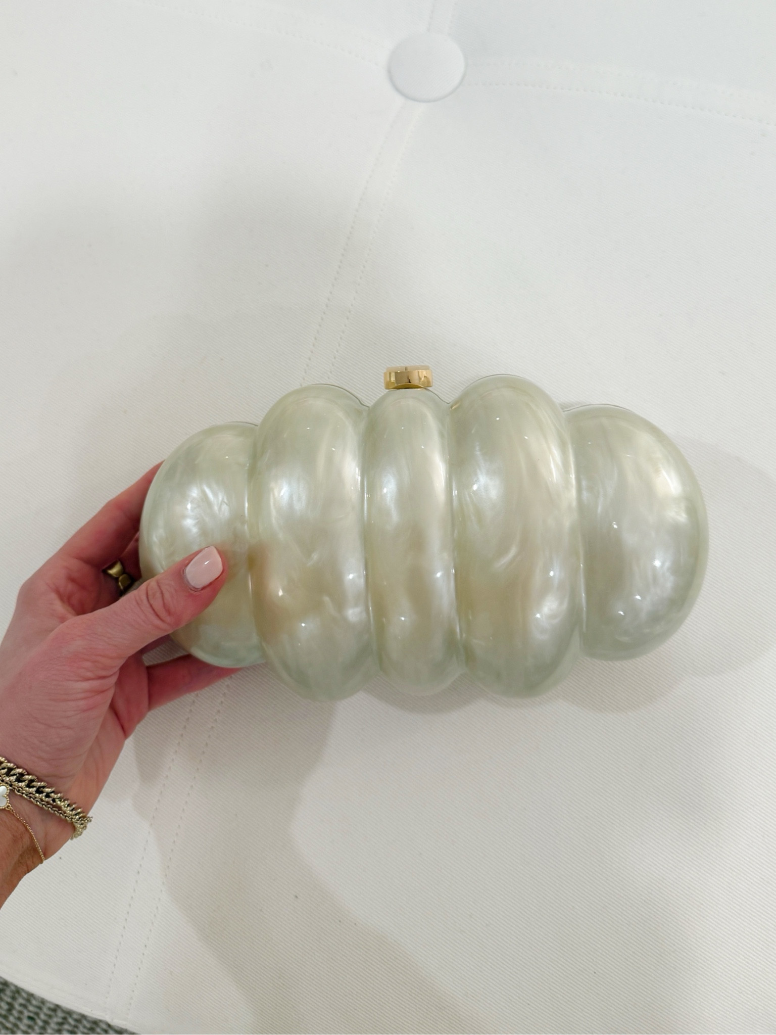 Amazon oval acrylic bubble clutch! Great neutral and versatile piece for summer! Also perfect for a wedding guest look! 