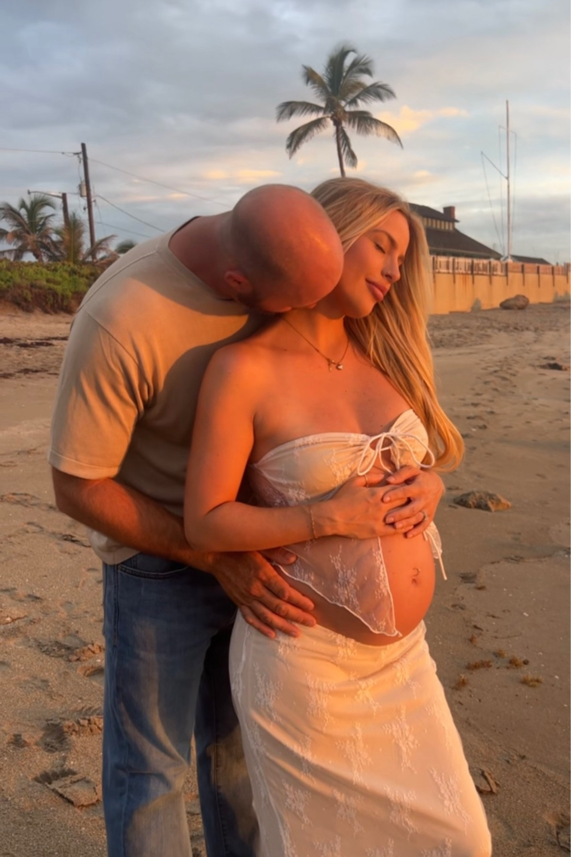 Perfect beach maternity photoshoot outfit 💗

Wearing size s


#LTKStyleTip #LTKBump #LTKFindsUnder50