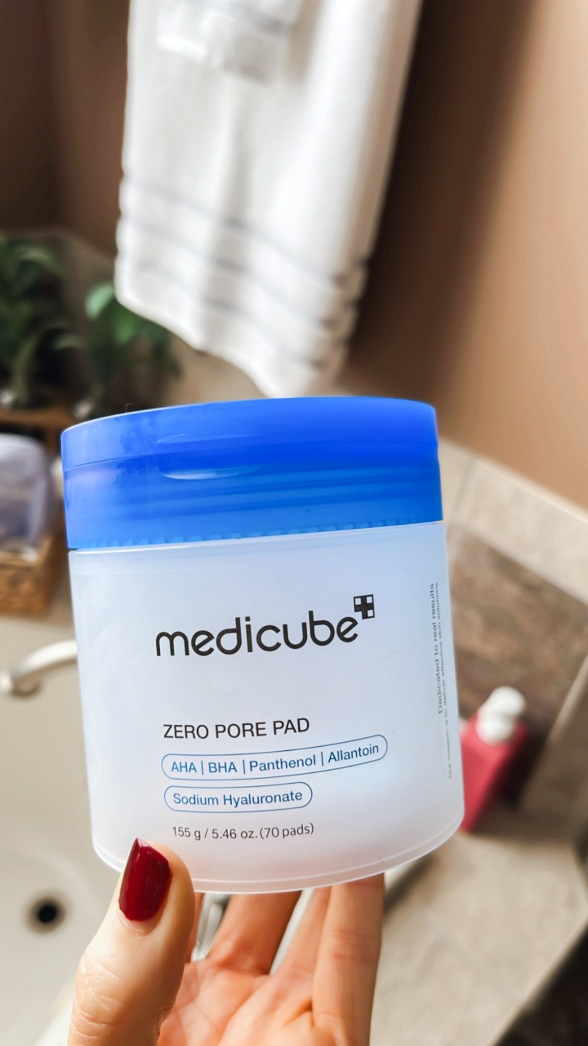 Pore pads I use morning & night 

#LTKBeauty #LTKSaleAlert #LTKFindsUnder50