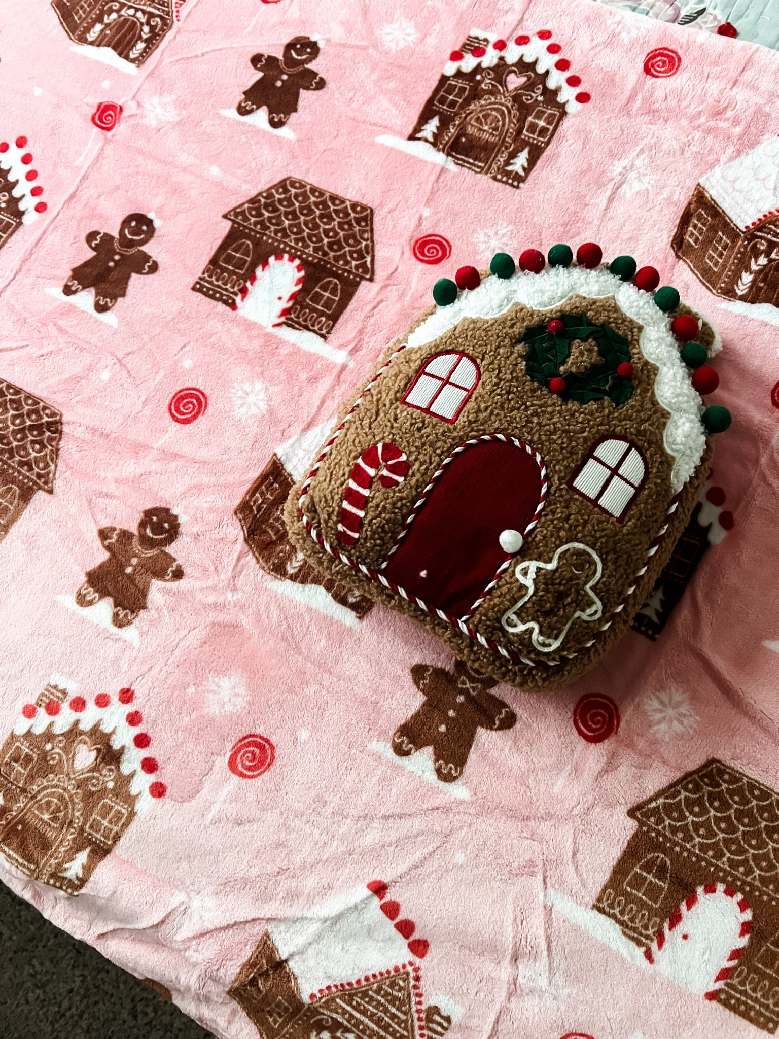 Girls room for Christmas 

#LTKKids #LTKHome #LTKHoliday