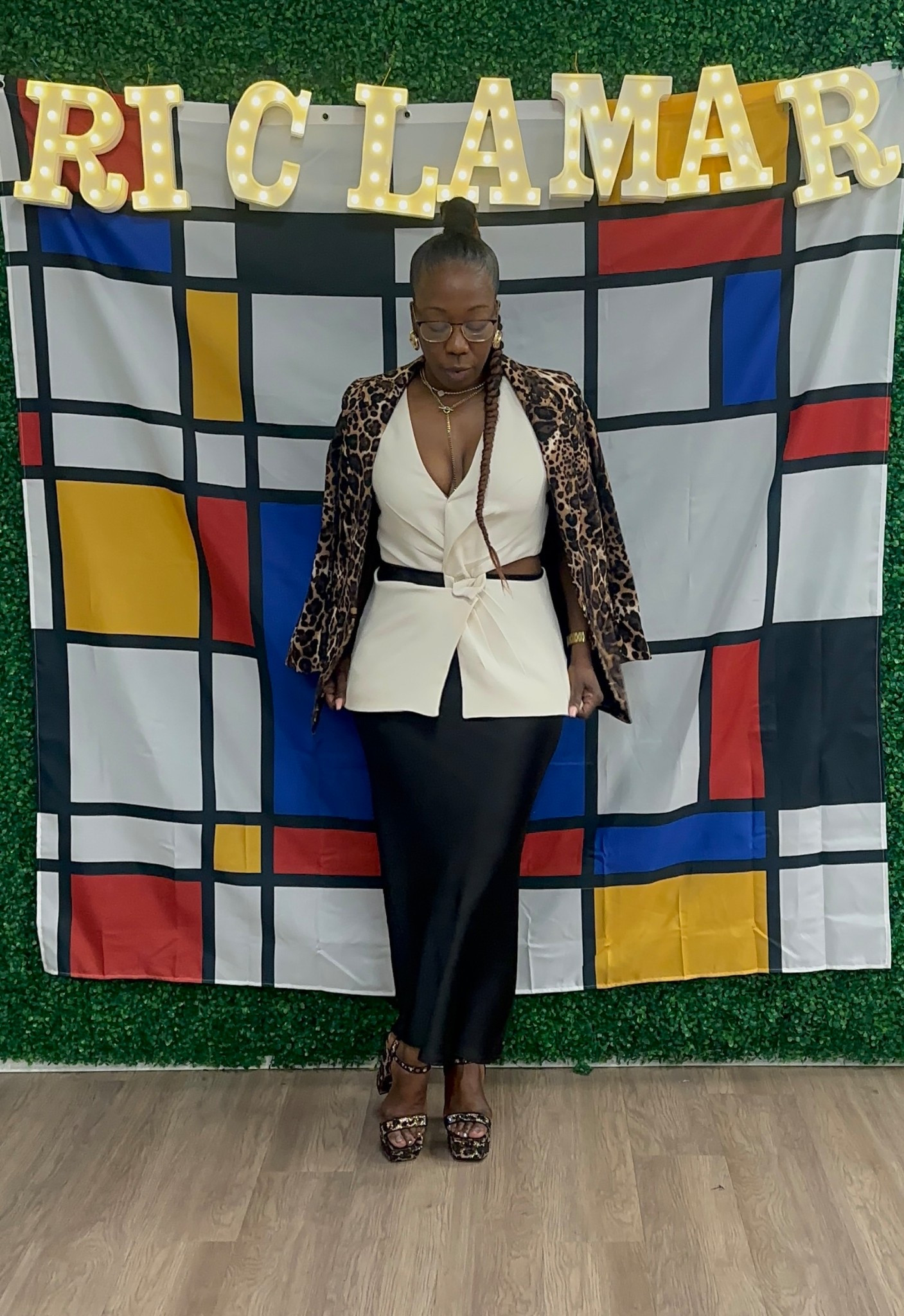 Got Style? 
.
Super cute layered look from Express 
.
Blazer a medium
Skirt a medium
.
The content shot with new tripod from Walmart. Content creators this a must have to shoot great content with multiple devices.  
.


#LTKShoeCrush #LTKStyleTip #LTKMidsize
