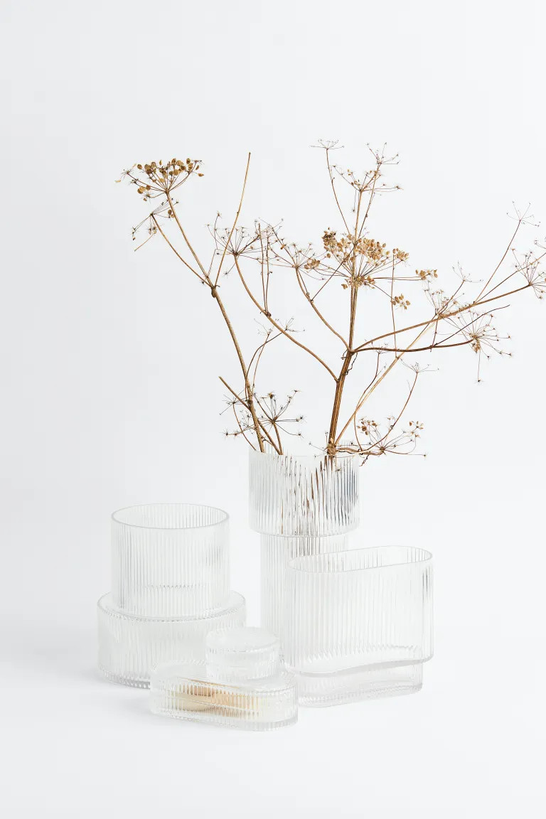 Glass vase | H&M (UK, MY, IN, SG, PH, TW, HK)