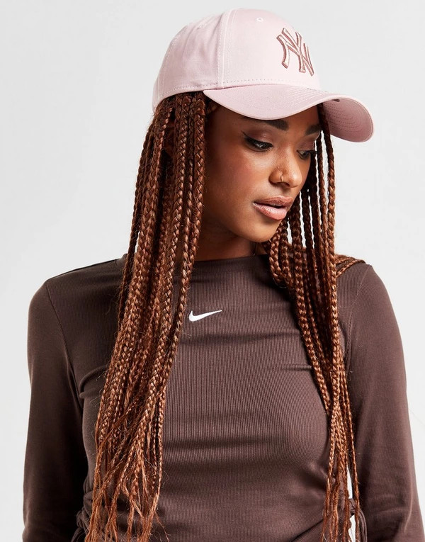 New Era MLB New York Yankees Metallic Logo 940 Cap Women's | JD Sports (UK)