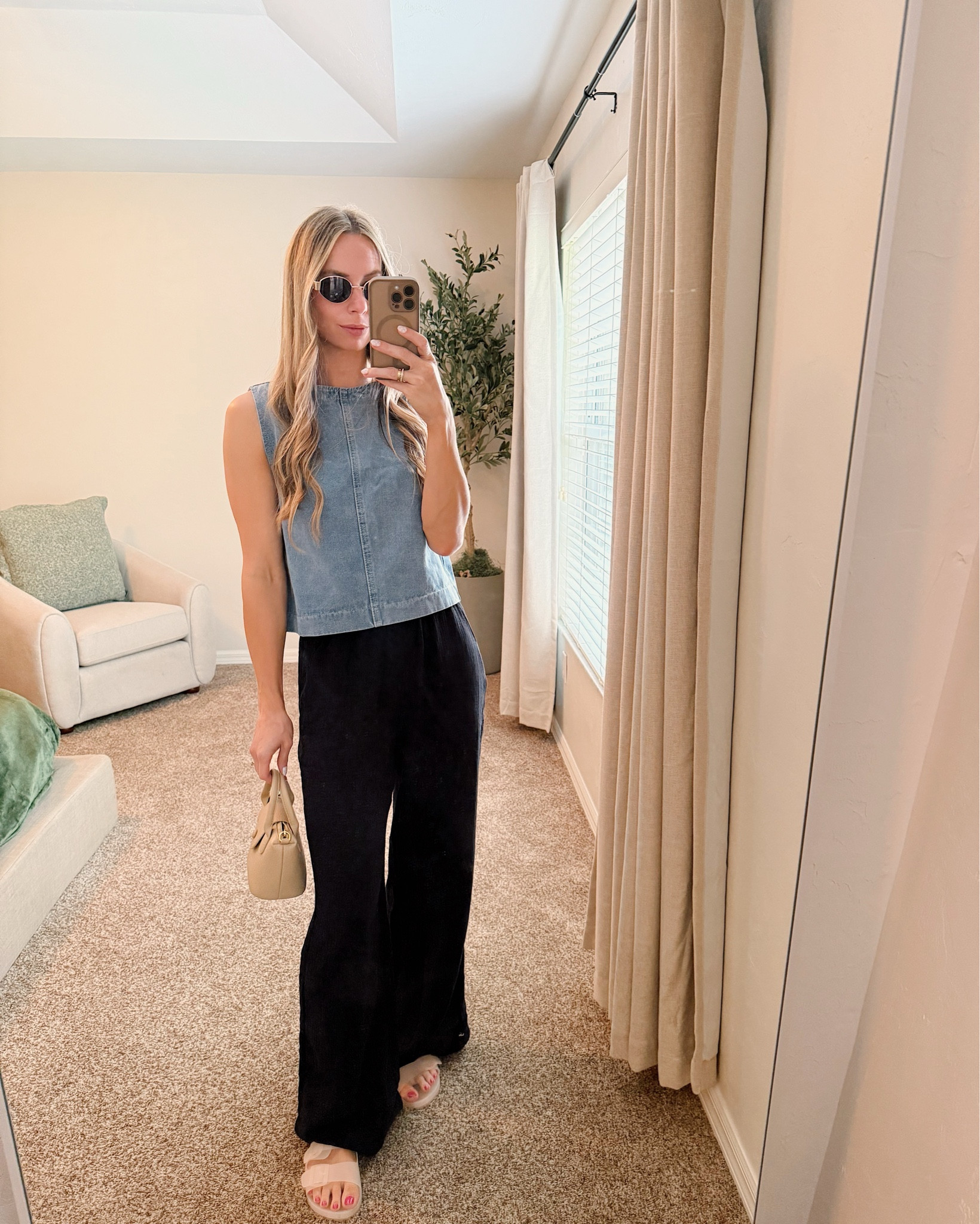 Black Linen Trousers 👀 

#LTKTravel #LTKFindsUnder50 #LTKSeasonal