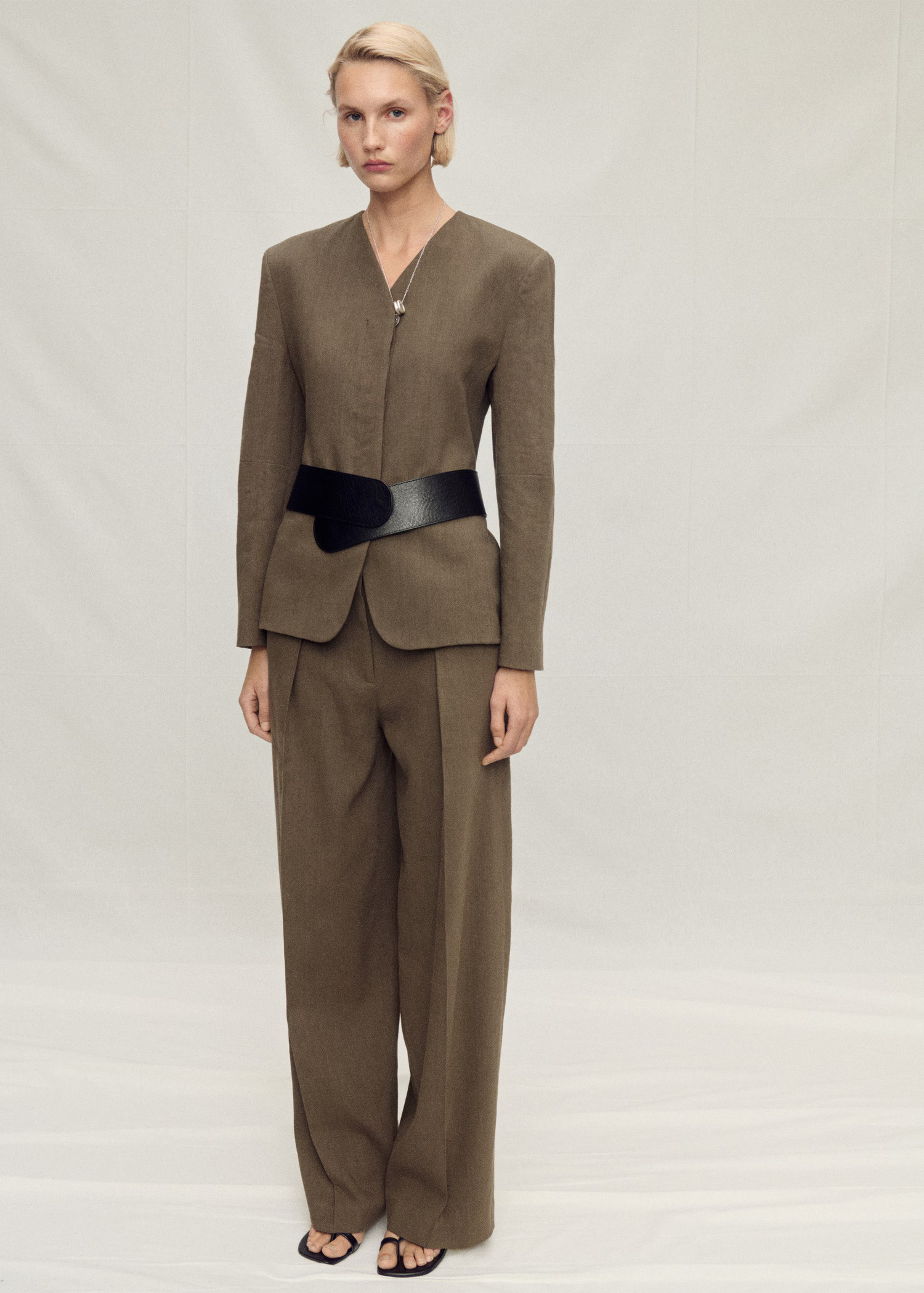 Seamless linen suit trousers - Women | MANGO United Kingdom | MANGO (UK)