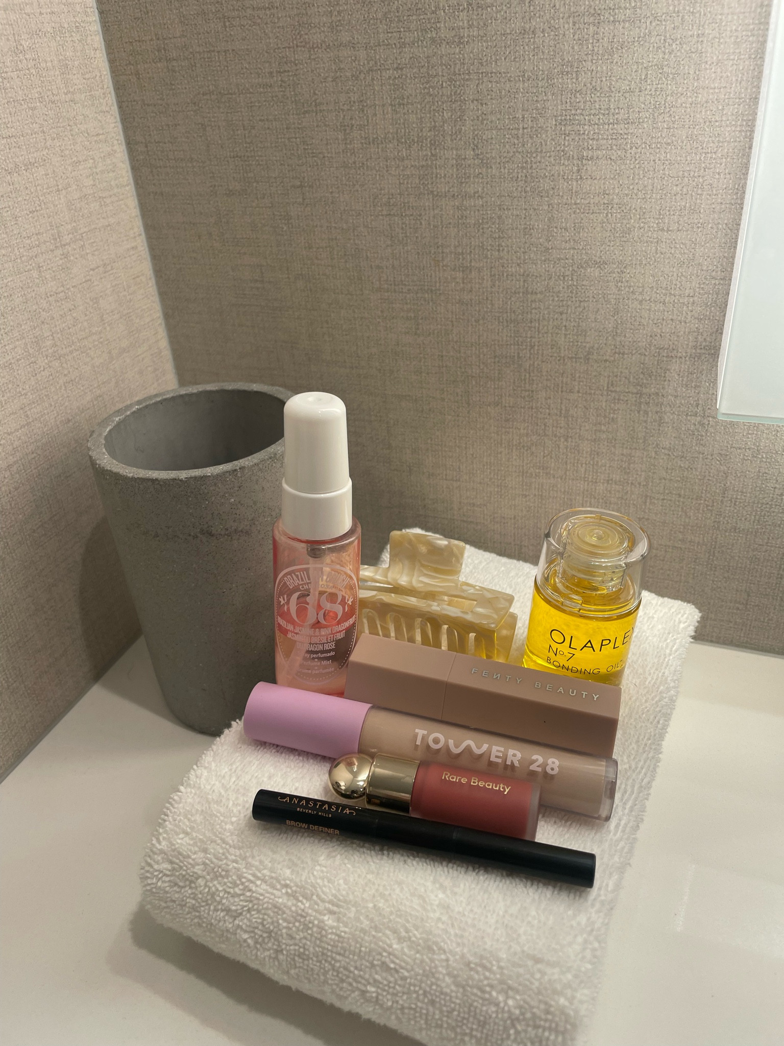 My day time go-to’s. If I could have everything in mini’s, I would  

#LTKbeauty #LTKtravel #LTKGiftGuide