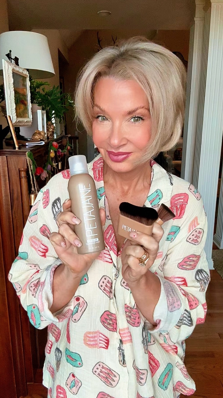 Spray, wait a beat, and glow on up. Zero odor, zero transfer—100% summer. 

#LTKselfcare #LTKgrwm #LTKSeasonal