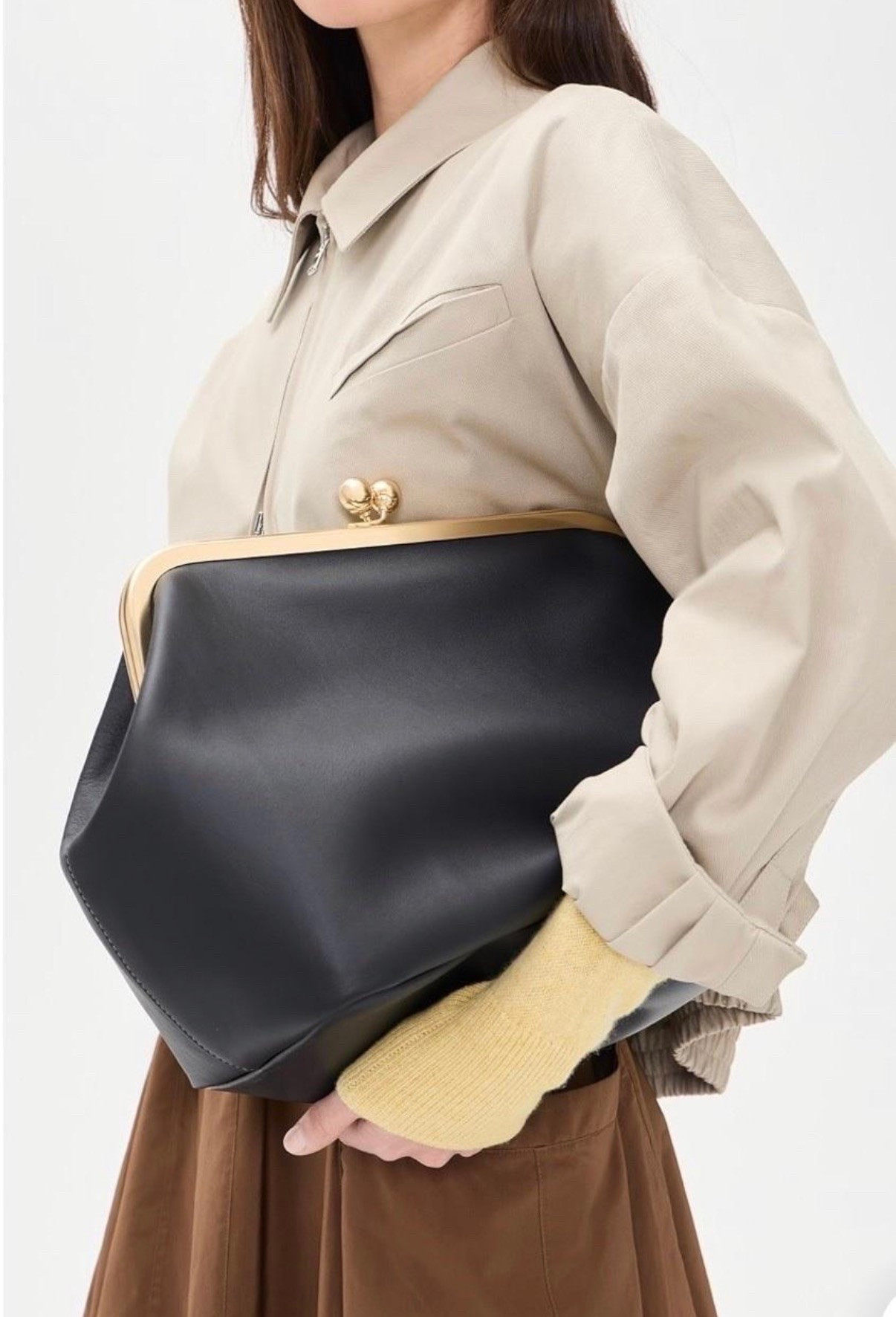 Trying to decide if I need this bag 🤣