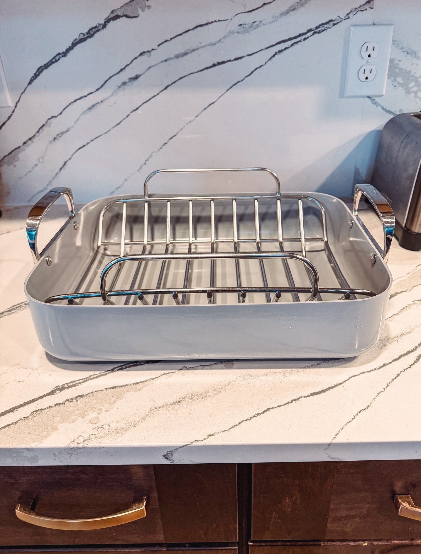 Caraway is up to 25% sitewide! 🎉


Caraway roasting pan // non-stick // non-toxic pan // cooking // baking // cookware set // bakeware set // kitchen gadget set // gift guide for her // Christmas present #LTKCyberWeek


#LTKGiftGuide #LTKfoodie #LTKHoliday