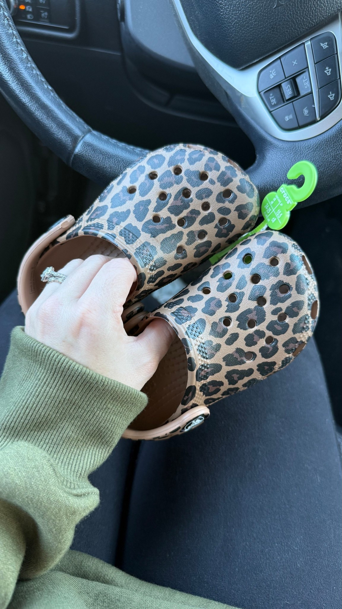 the cutest leopard toddler crocs!!!!! 🐆 