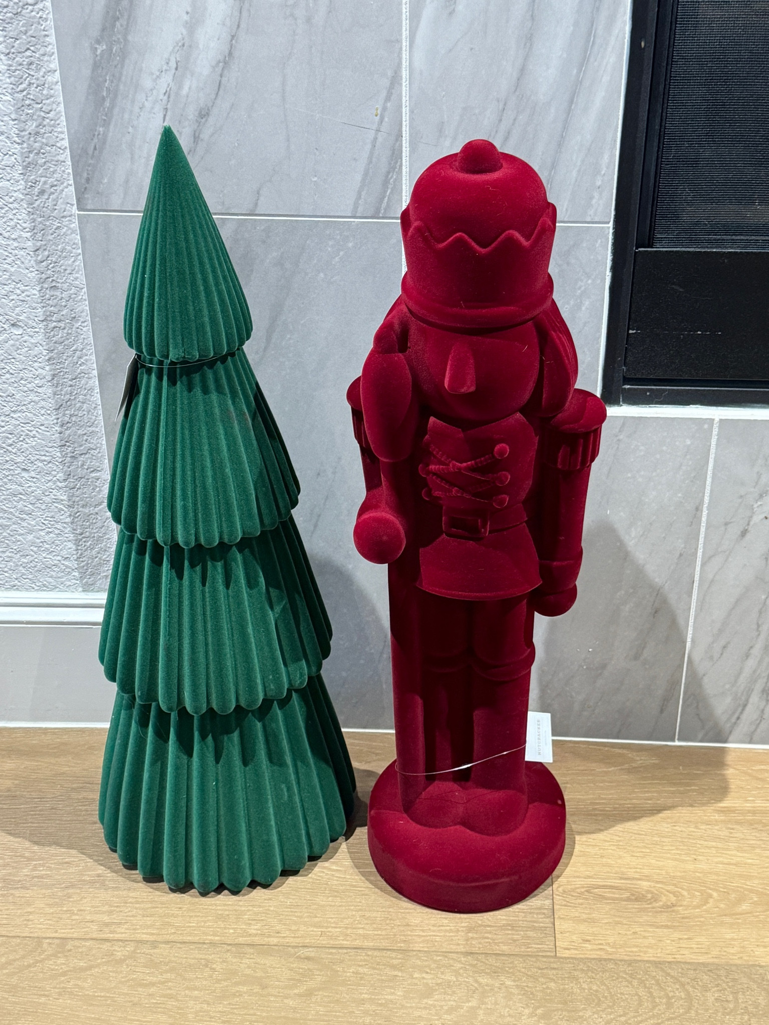 28 inch flocked nutcracker & Christmas Tree! So CUTE!! Get them before they are sold out!


#target 

#LTKSeasonal #LTKHome #LTKHoliday