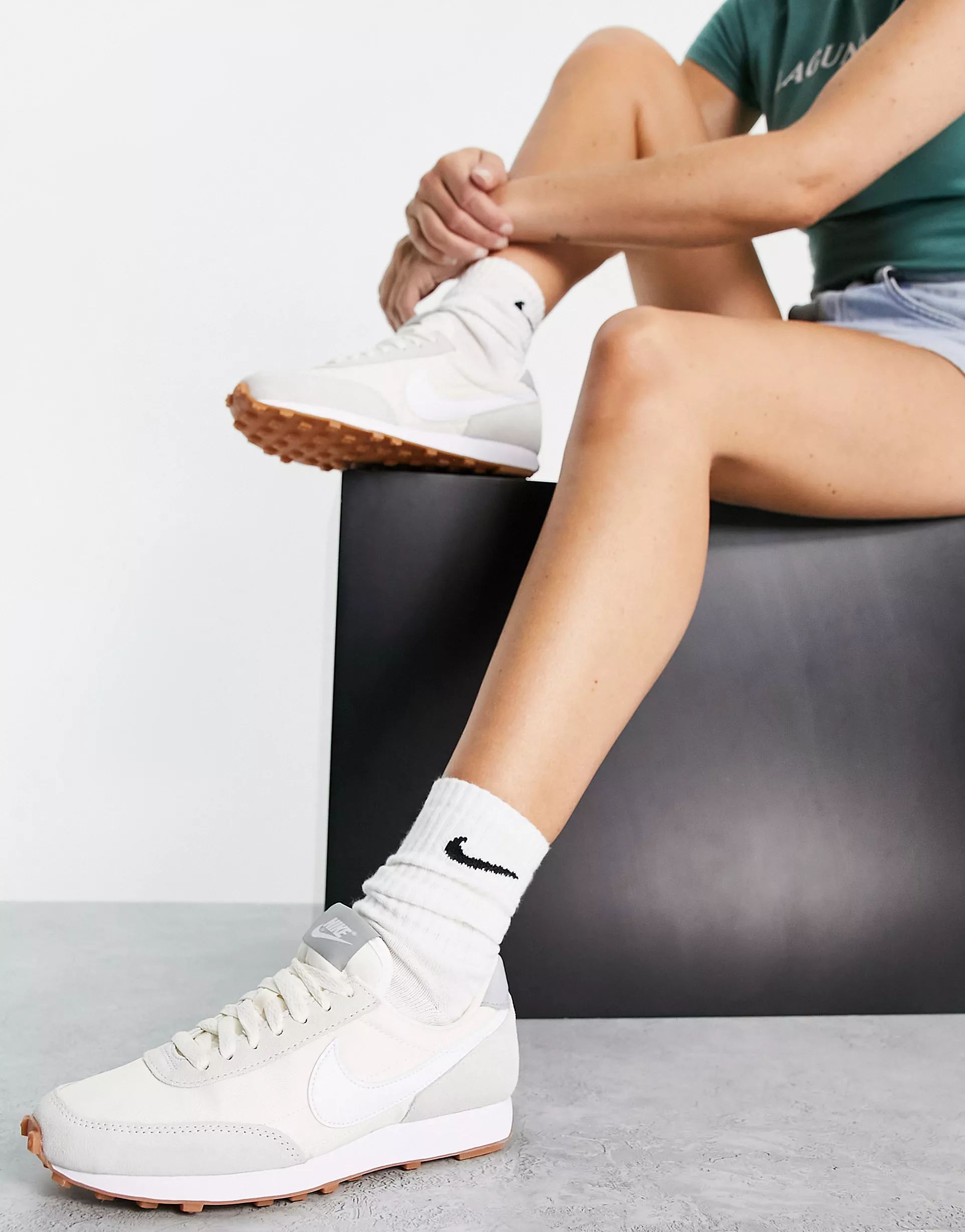 Nike Daybreak sneakers in summit white | ASOS (Global)