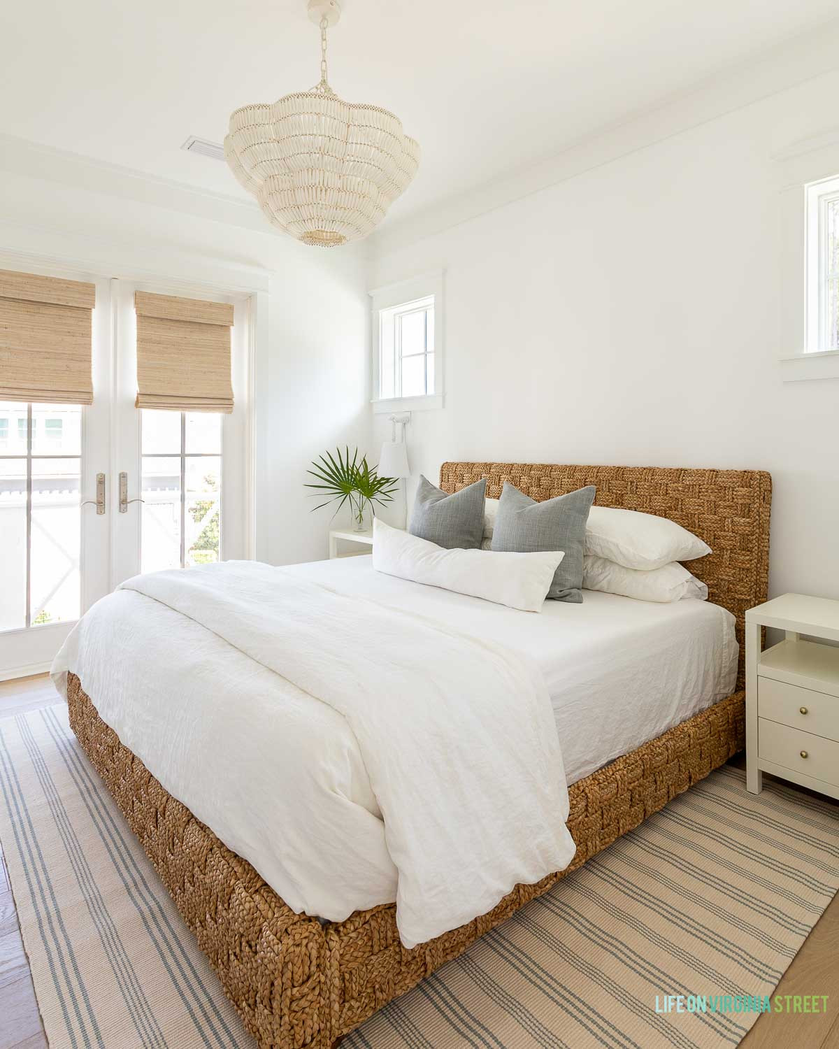 Modern coastal carriage home 🙌🏻🙌🏻

#LTKdayinmylife #LTKSeasonal #LTKHome