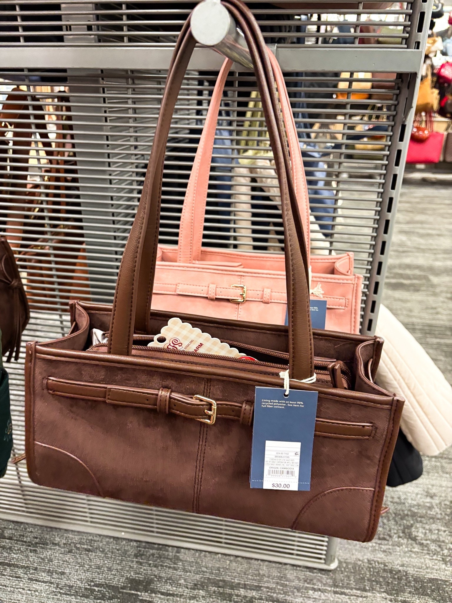 Reminds me of a designer bag (P R A D A) 🍁🍂

#LTKTravel #LTKSeasonal