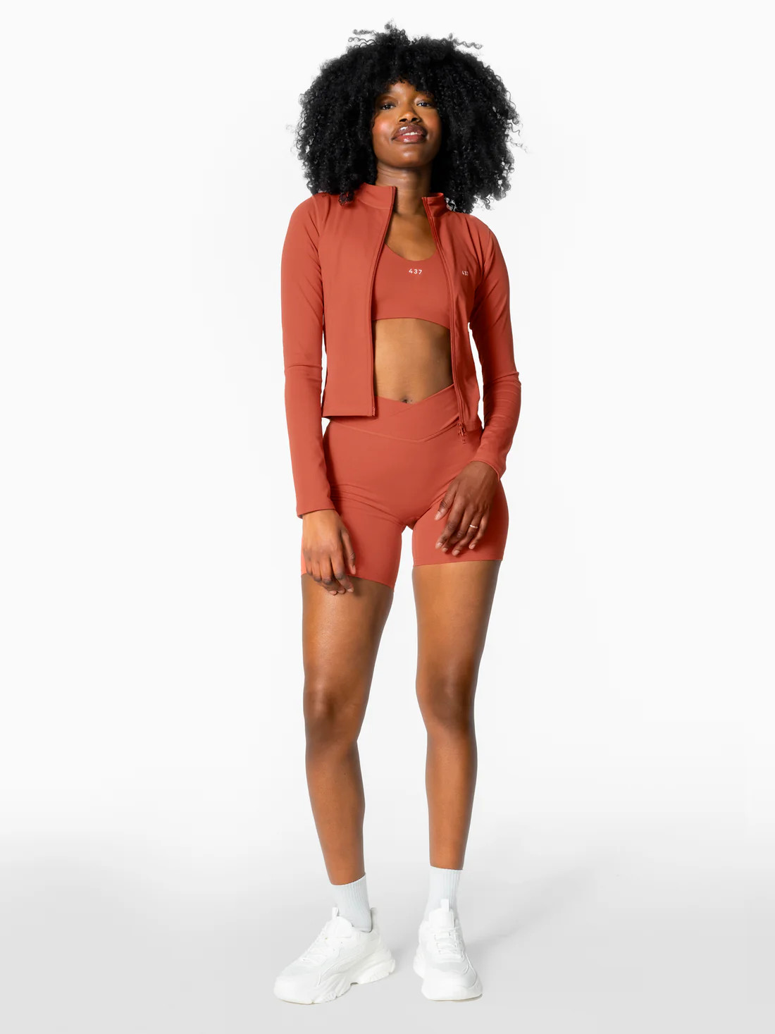 The V Lift Short / Chili | 437