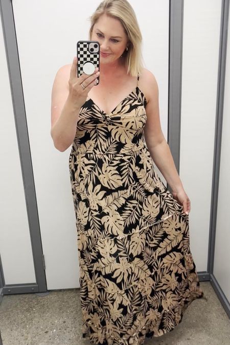 Lovely new dress from Walmart! This is lined and has a padded bra 

#LTKfindsunder50
