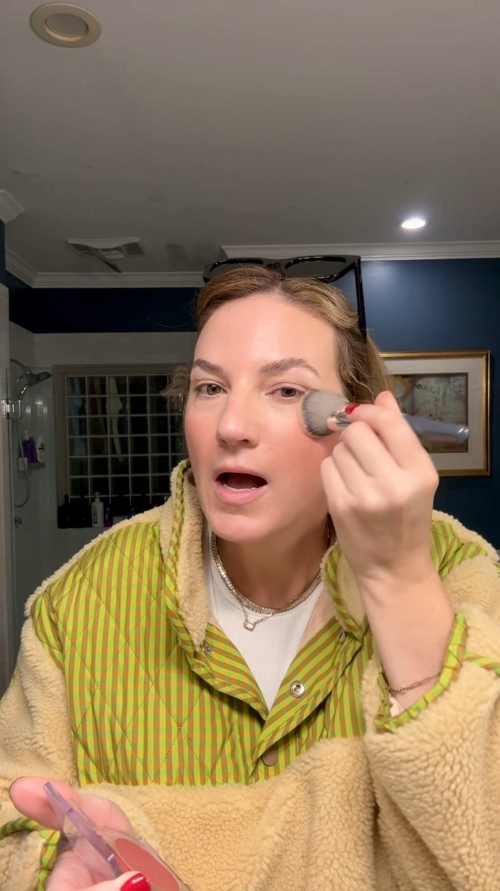 Love tower 28 blush in power hour and verses liquid serum makeup 

#beautyover40 
#nomakeuplook