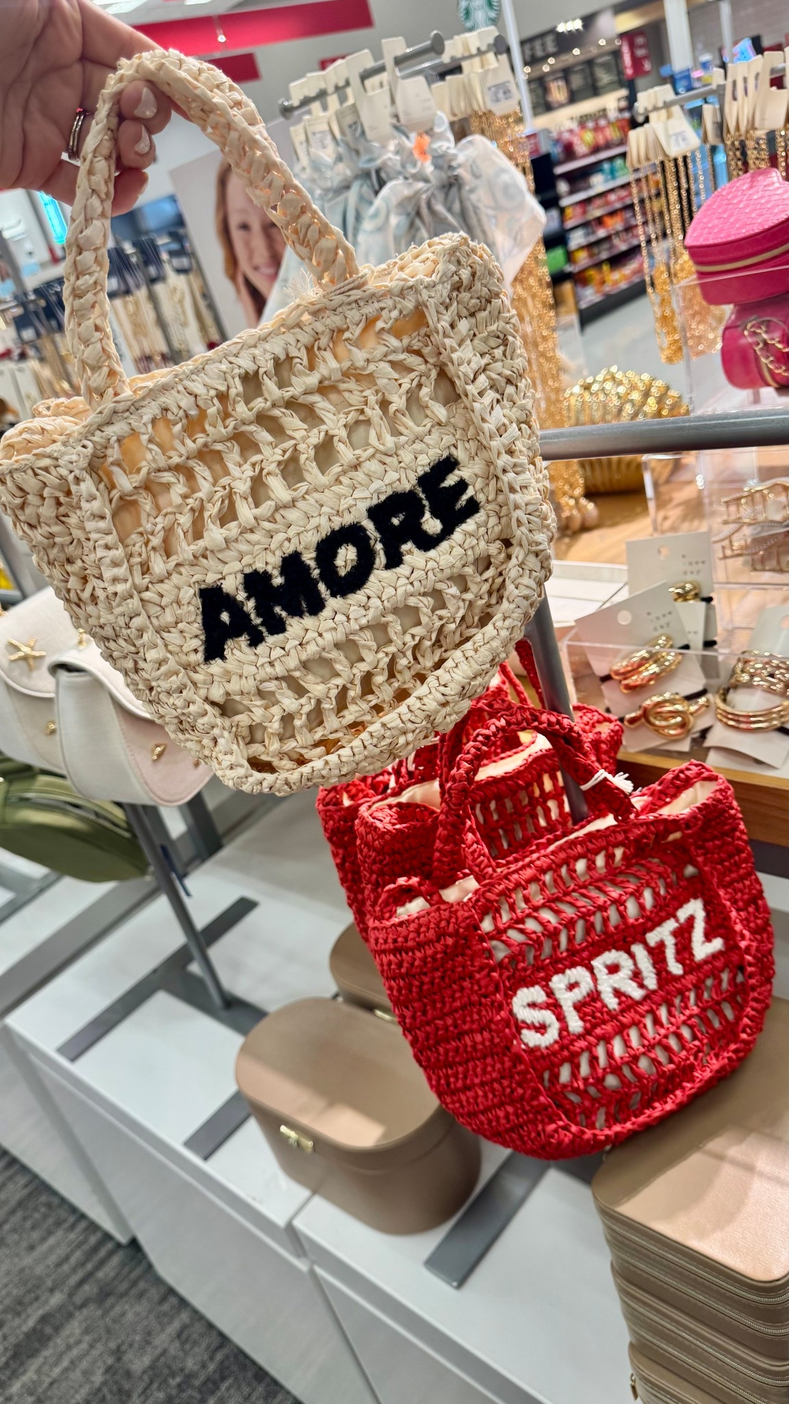 Italian inspired bags from Target



#LTKSeasonal #LTKItBag #LTKFindsUnder50
