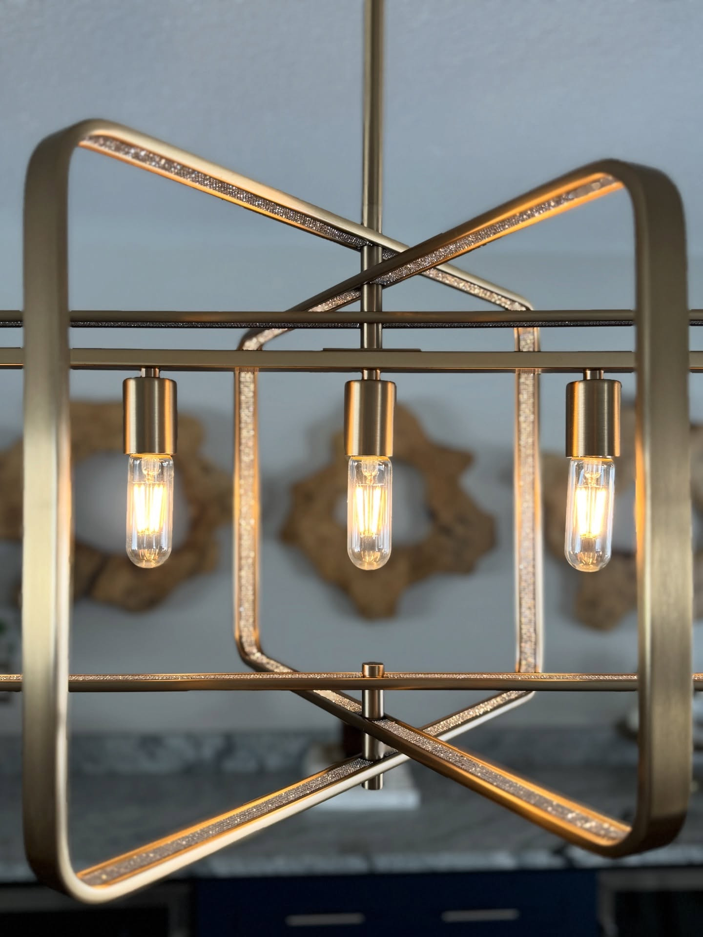 Say hello to the glow-up this dining room didn’t know it needed ✨Urban Ambiance came through because this light fixture completely transformed the space. I didn’t realize how much this room needed a little drama and personality until THIS showed up — instant life, instant vibe, instant elevated designer feel.
If you’ve been on the fence about upgrading your lighting, this is your sign.

#urbanambiancesocial #diningroomglowup #lightingmakesadifference #homedesigninspo