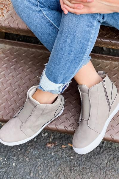 The Julie Sneak Wedge - Taupe | ivy & leo
