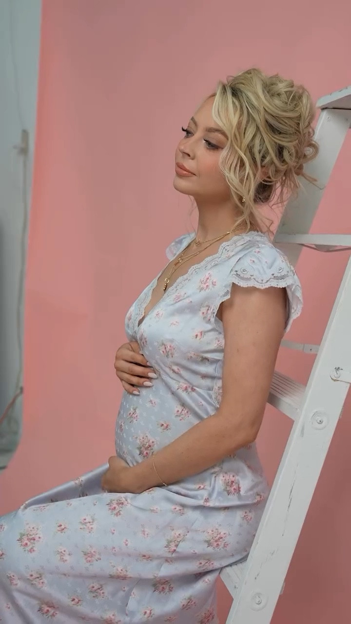 I’m “bear”y excited to announce the launch of my Mother’s Day jewelry! 😂🧸🌙 Releasing 4-17-2025 at 1PM CT on @relleryofficial’s site! 🤎
I have designed the Mama Bear 🧸 necklace and earrings with blue, pink, or brown eyes; AND I designed a “Love You To The Moon” 🌙 necklace and bracelet! AND we are restocking the OG bean necklace and charms! 🫘 Everything is available in gold or silver!

#LTKStyleTip #LTKSeasonal