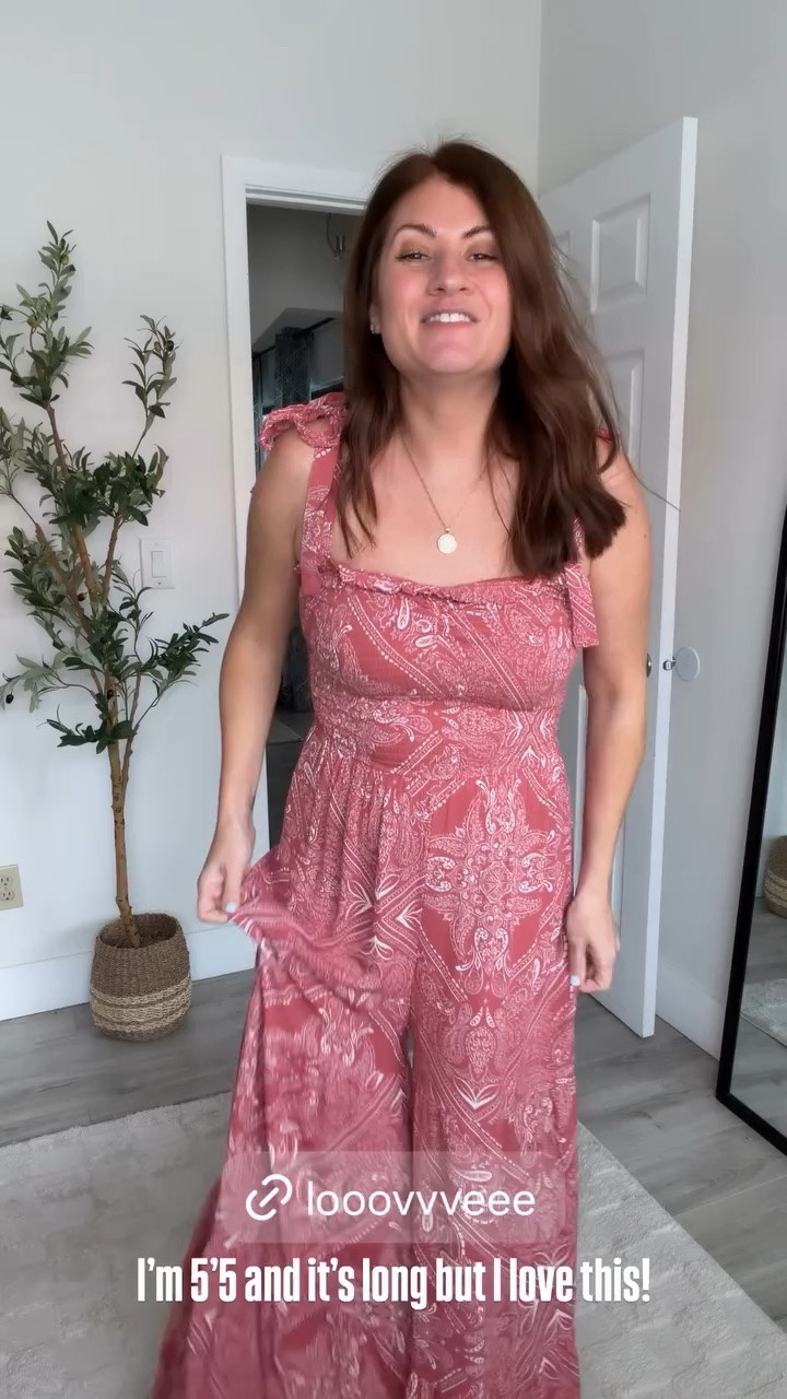 I’m 5’5 and it’s long but I love this!
