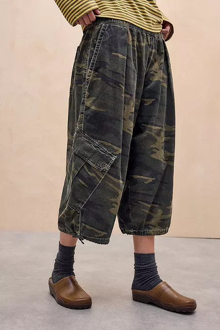 BDG Brown Y2K Low-Rise Cargo Pants | Urban Outfitters UK