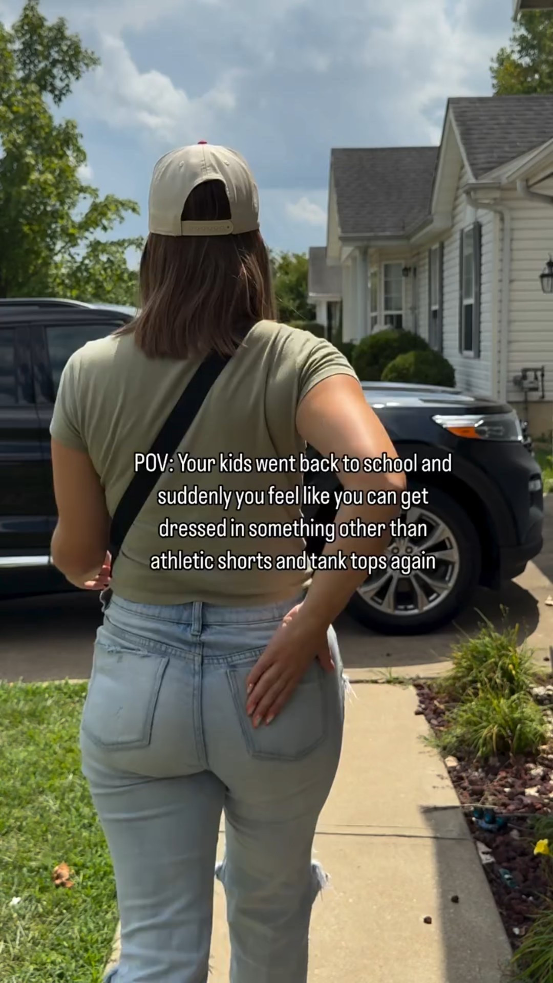 This might be something very specific to me but I simply have no desire to get fully dressed in the summer when half our time is in the pool and the other half in drenched in sweat. But the kids are back in school, I have no more water activities on the horizon and I can feel the will to get dressed again defrosting 😂😂 

comment LINKS to get all the shop links for this outfit! 🔗 & follow along if you want mom-friendly outfit ideas for this fall!! 

•
•
#momstyle #motherhood #momfriendlystyle #momstyletips #styletips #momoutfits #outfitoftheday