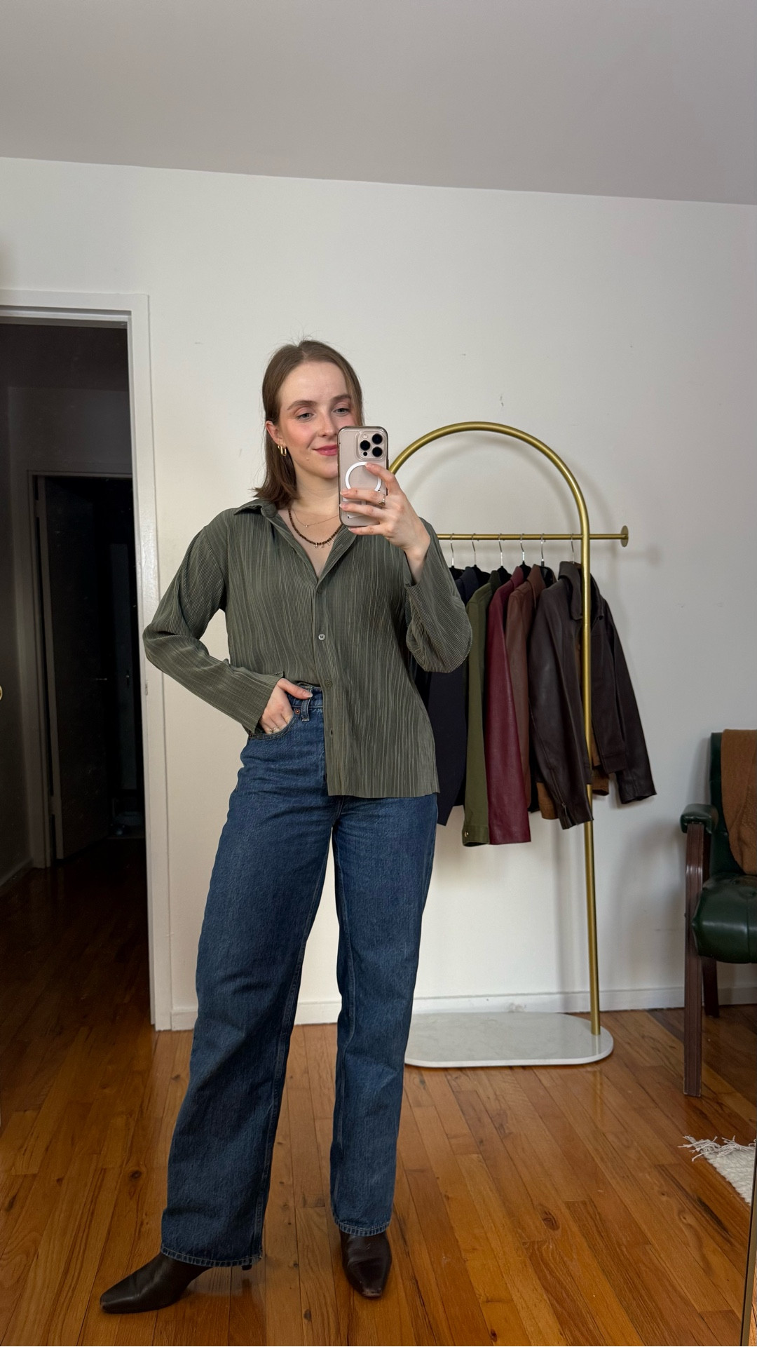 Major loft sale! 60% off & FREE shipping 
Ribbed silky blouse xs
My go to released jeans 25 short
10k step shoes 


#LTKPetite #LTKFindsUnder50 #LTKSaleAlert