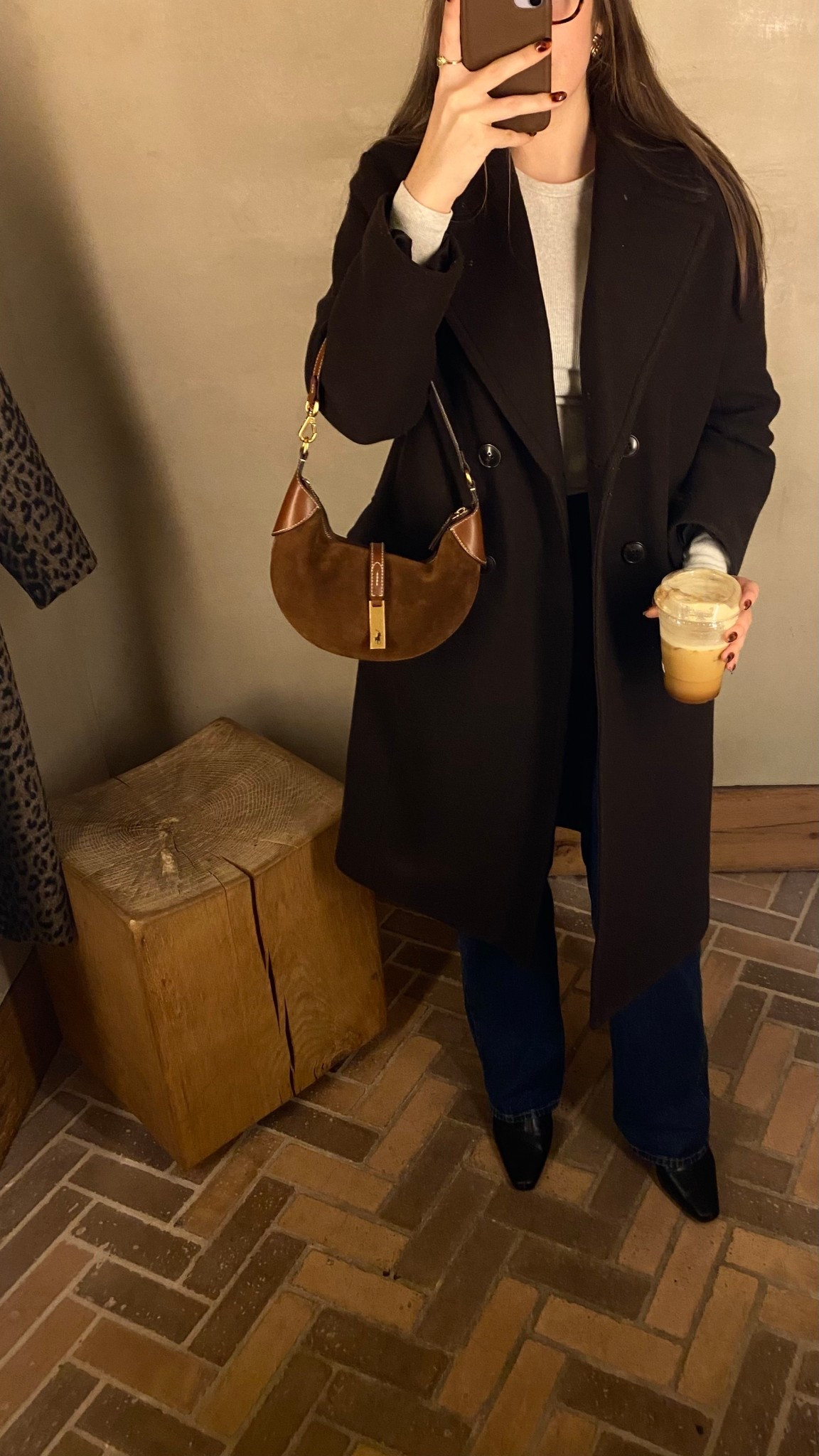 Chic holiday shopping outfit!

#LTKSeasonal #LTKHoliday