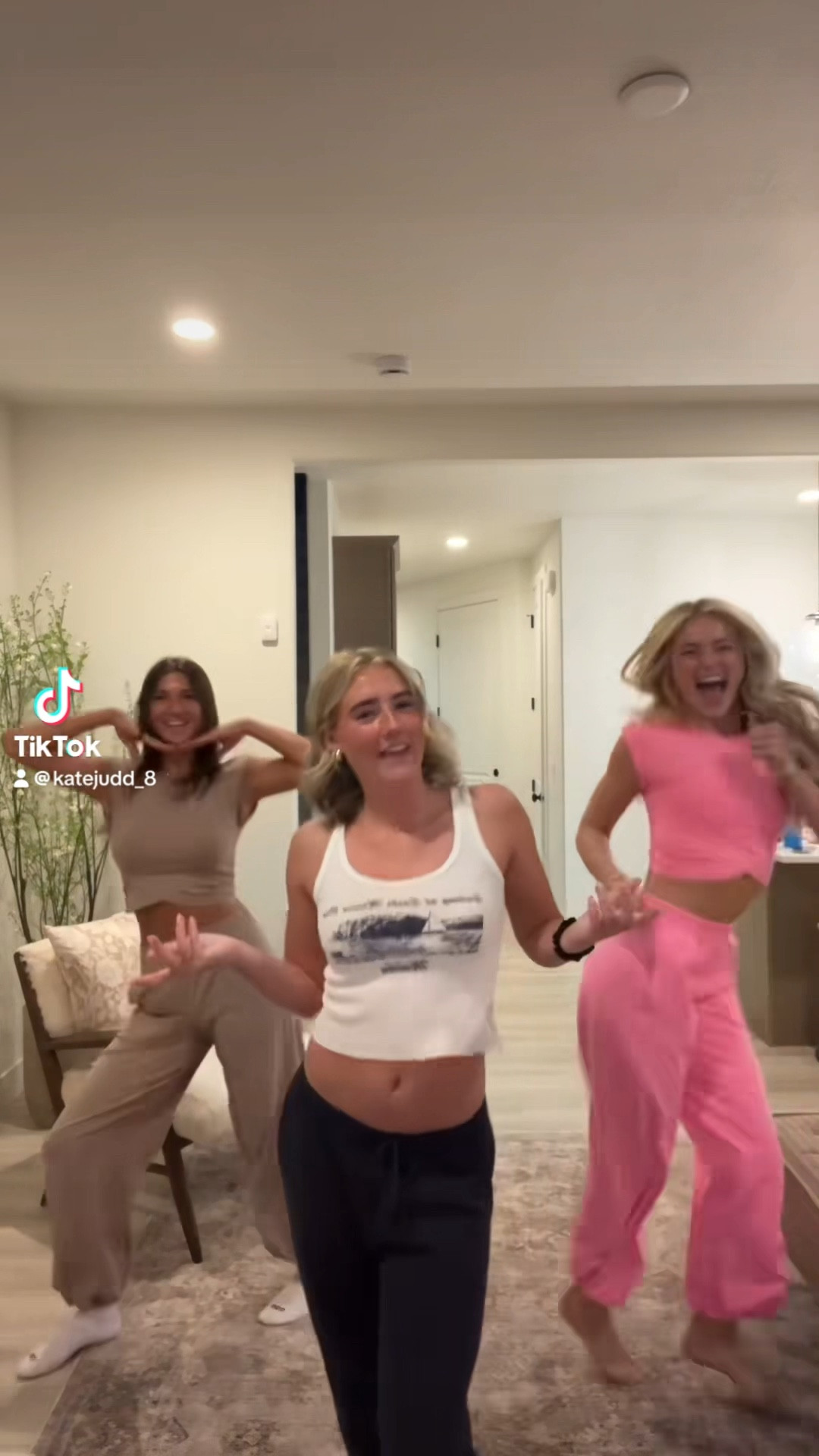 My fav sleepover outfits 

#LTKVideo #LTKHome #LTKBacktoSchool