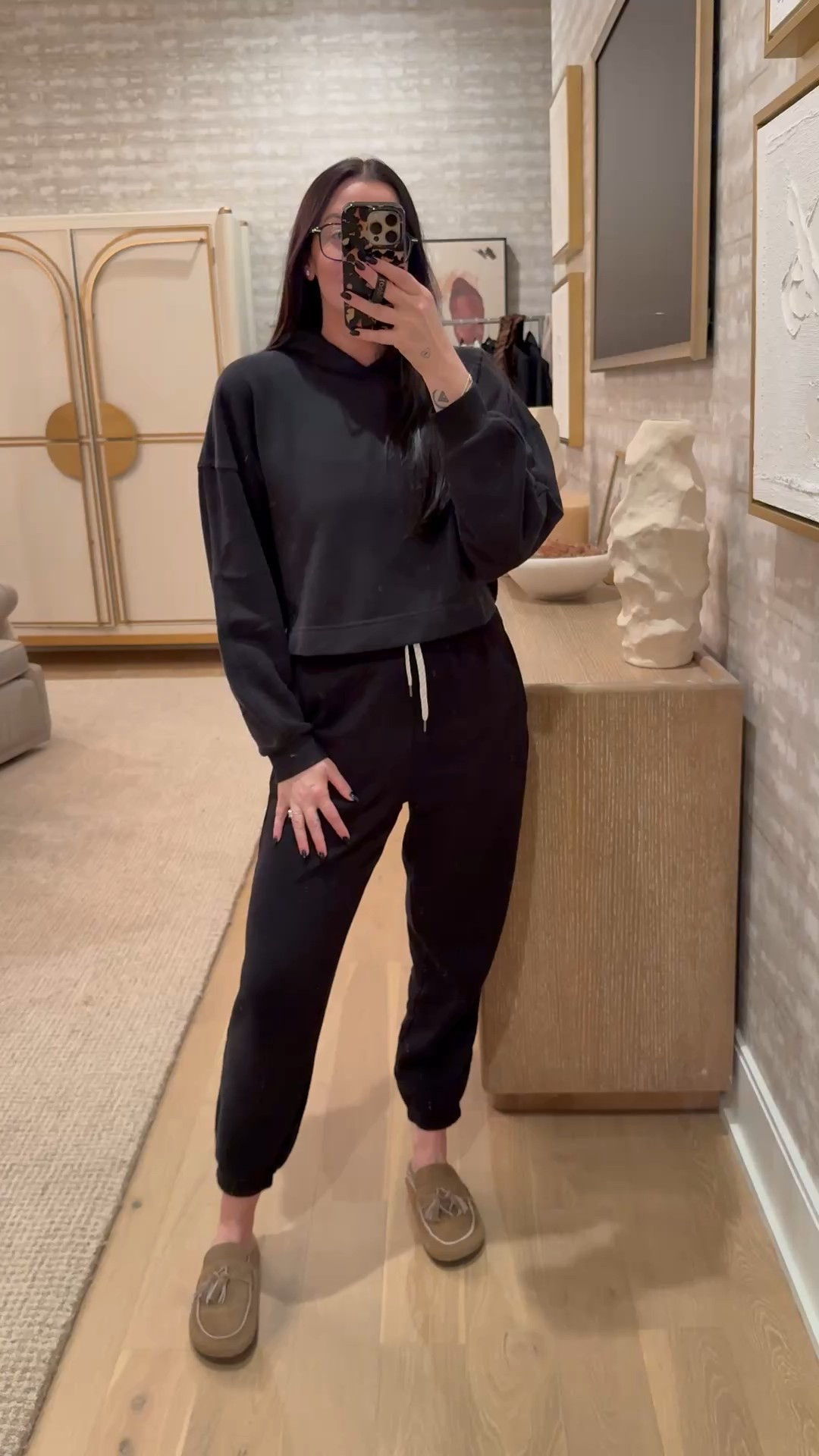 Vuori has these new lounge sets and they are SO. NICE. The softest French terry #vuoripartner @vuoriclothing 

#LTKActive #LTKStyleTip #LTKGiftGuide