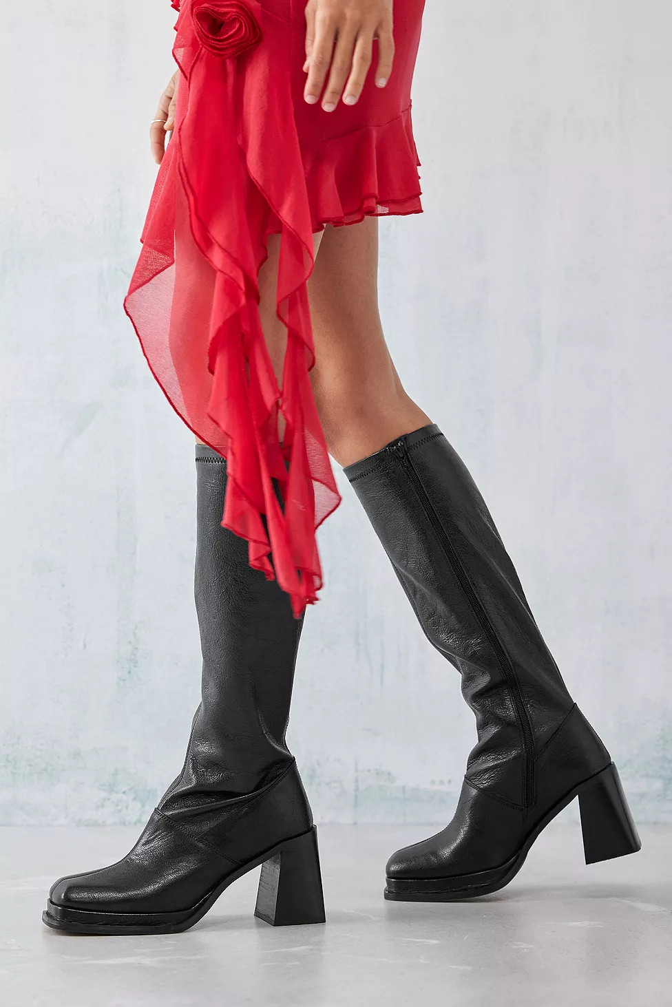 UO Bella Black Knee High Leather Boots | Urban Outfitters (EU)