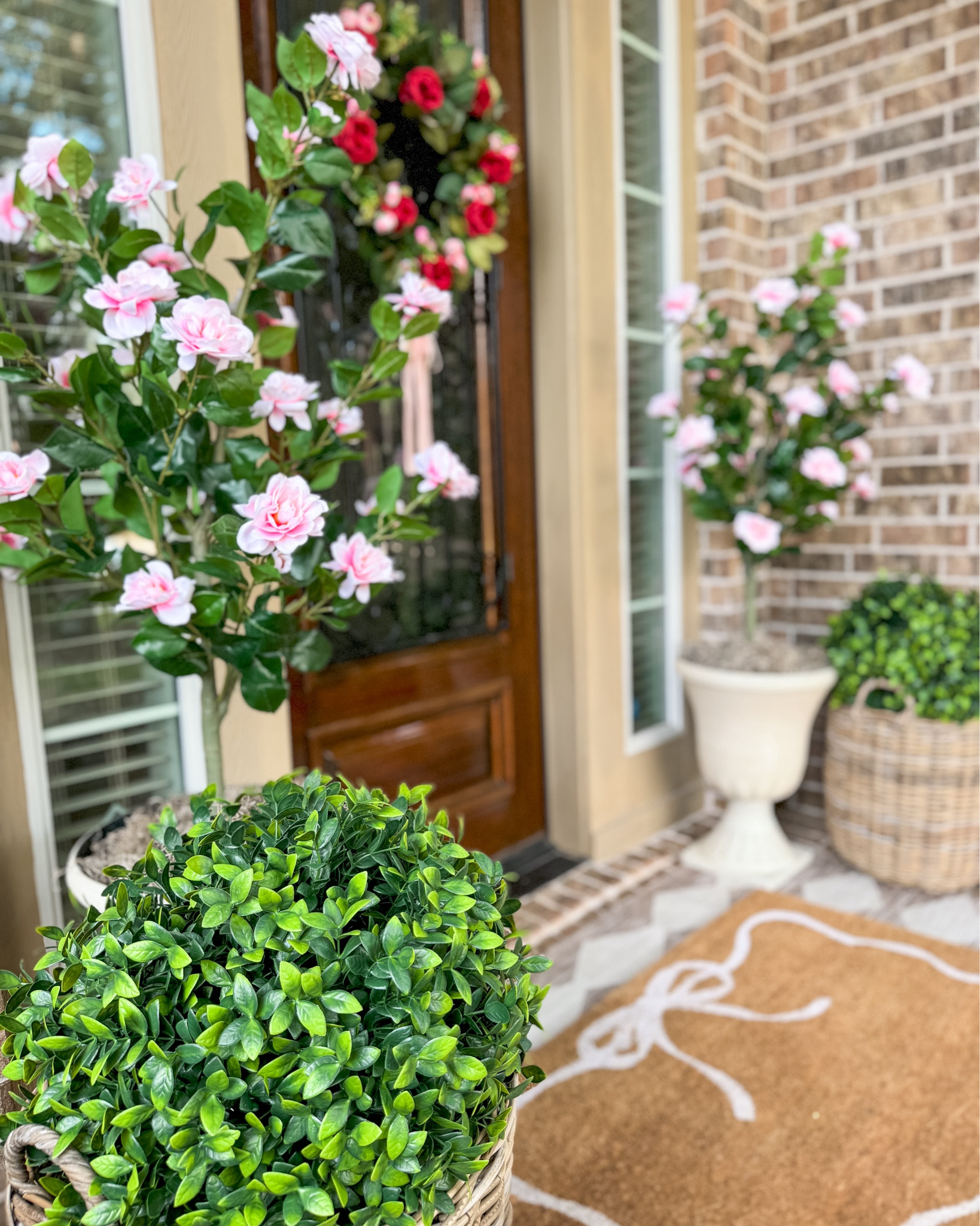 Valentine’s front porch. Valentine’s Day decor 

#LTKSeasonal #LTKFindsUnder100 #LTKHome